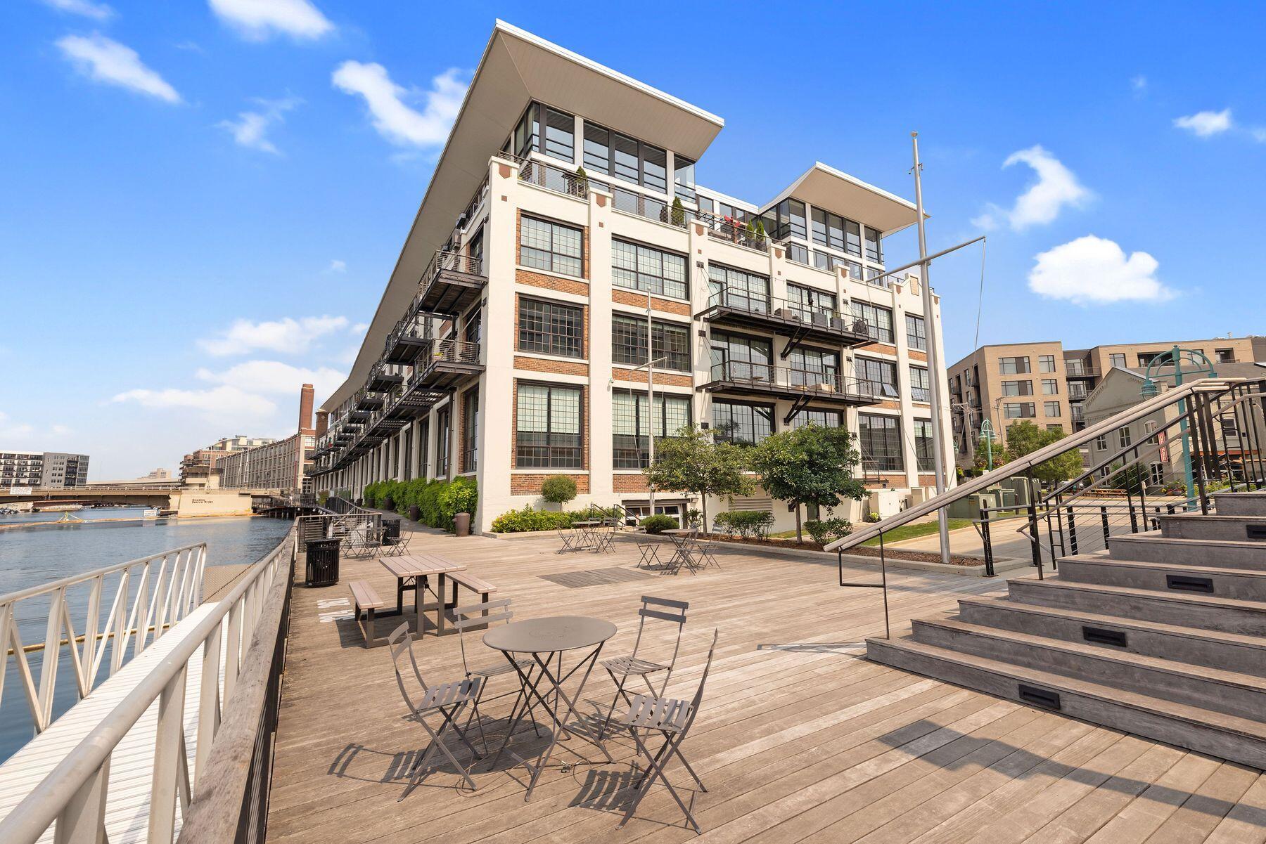311 E Erie St 204