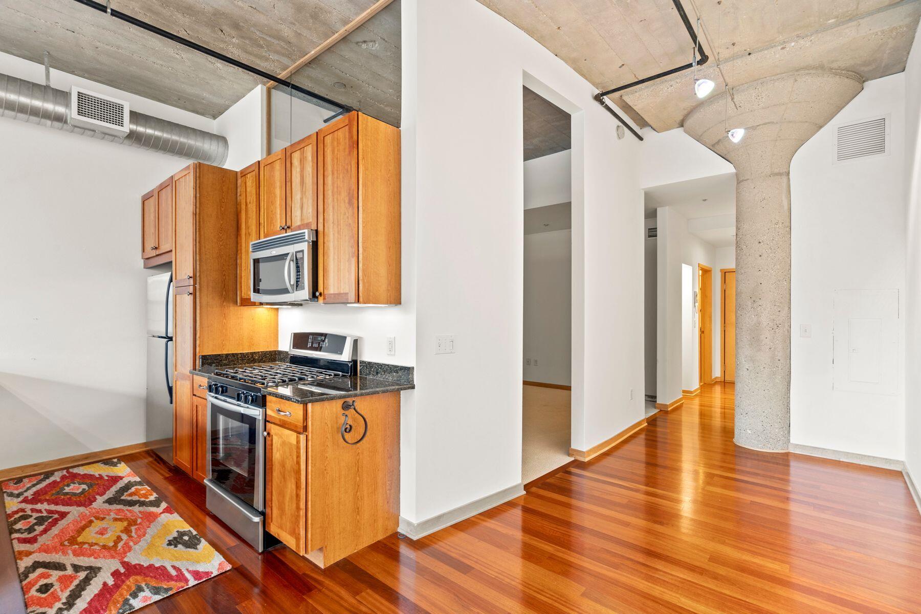 311 E Erie St 204