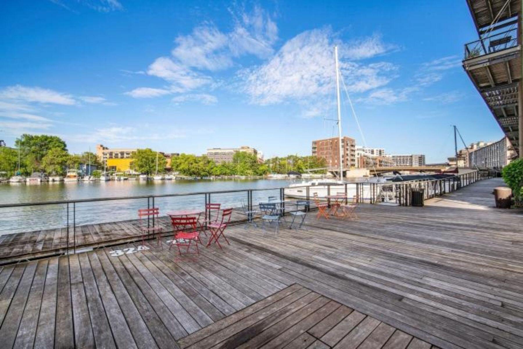 311 E Erie St 204