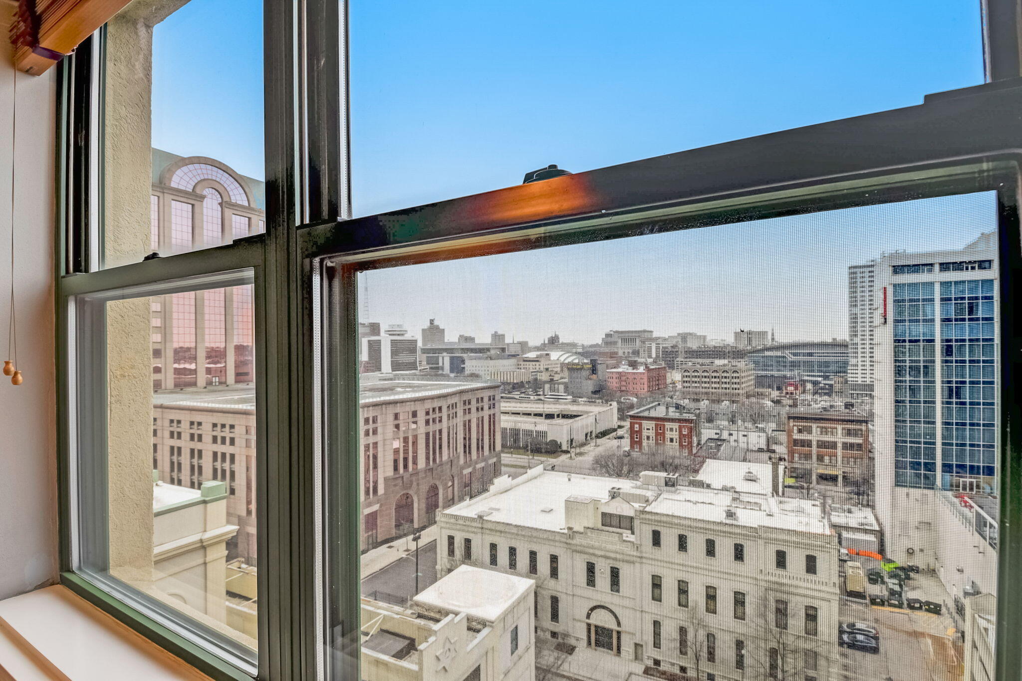 270 E Highland Ave 1244