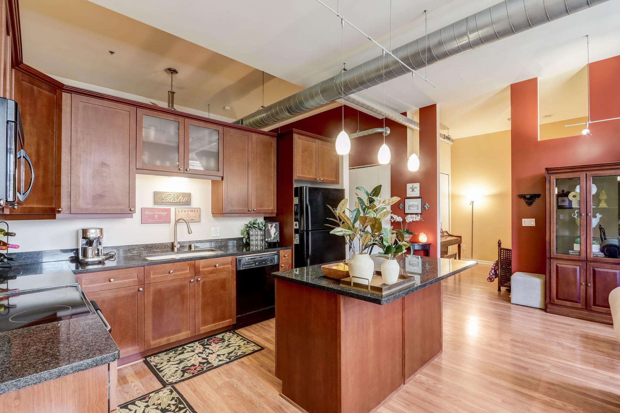 1924 N Hubbard St 202