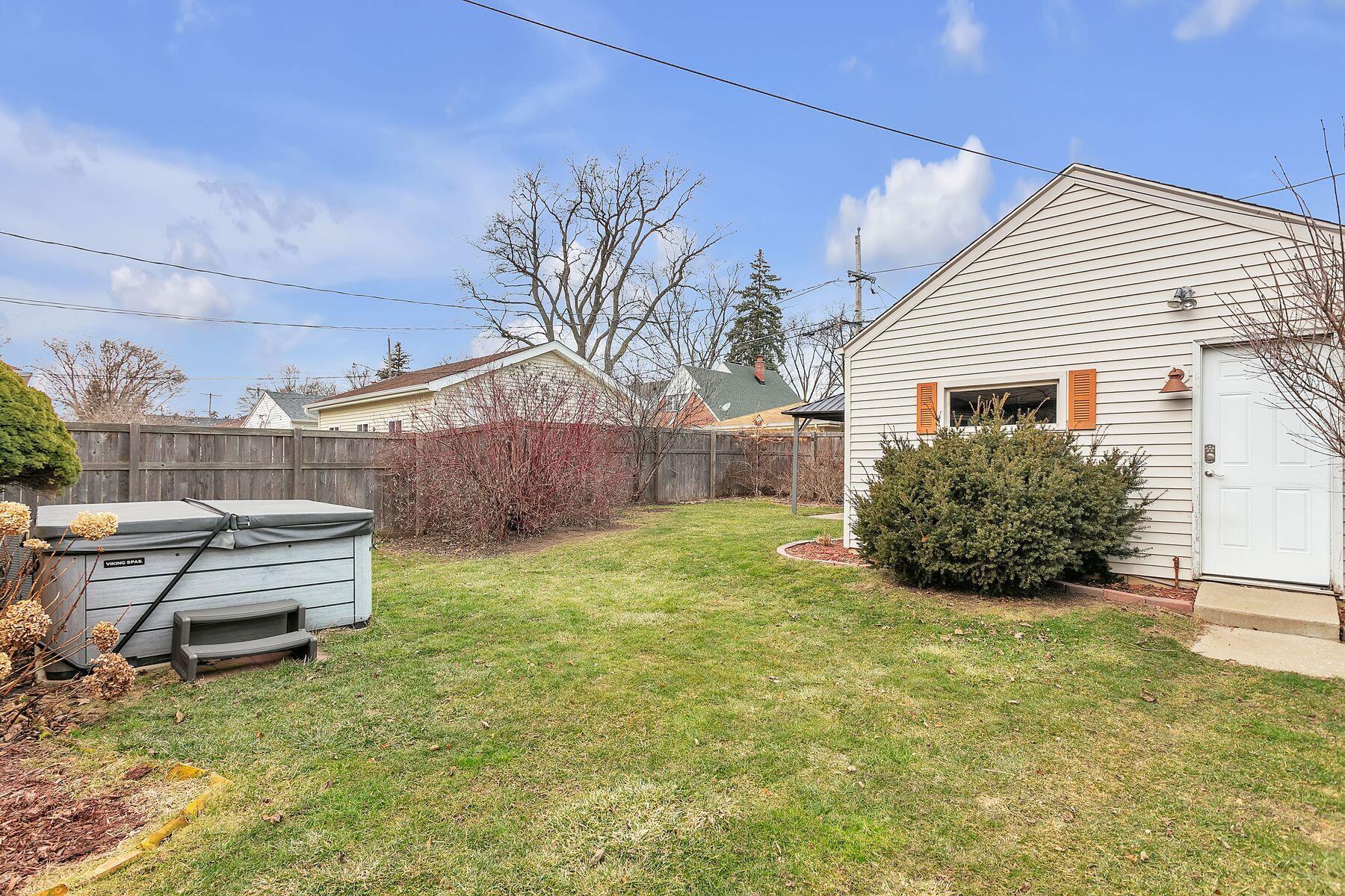 334 E Wilbur Ave