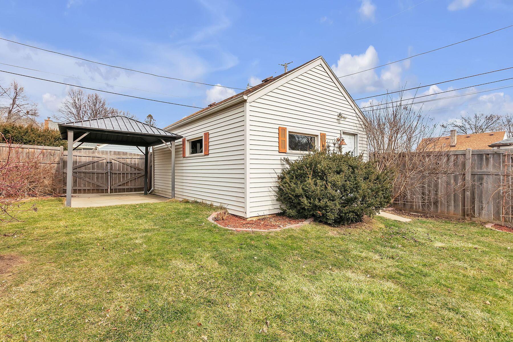 334 E Wilbur Ave