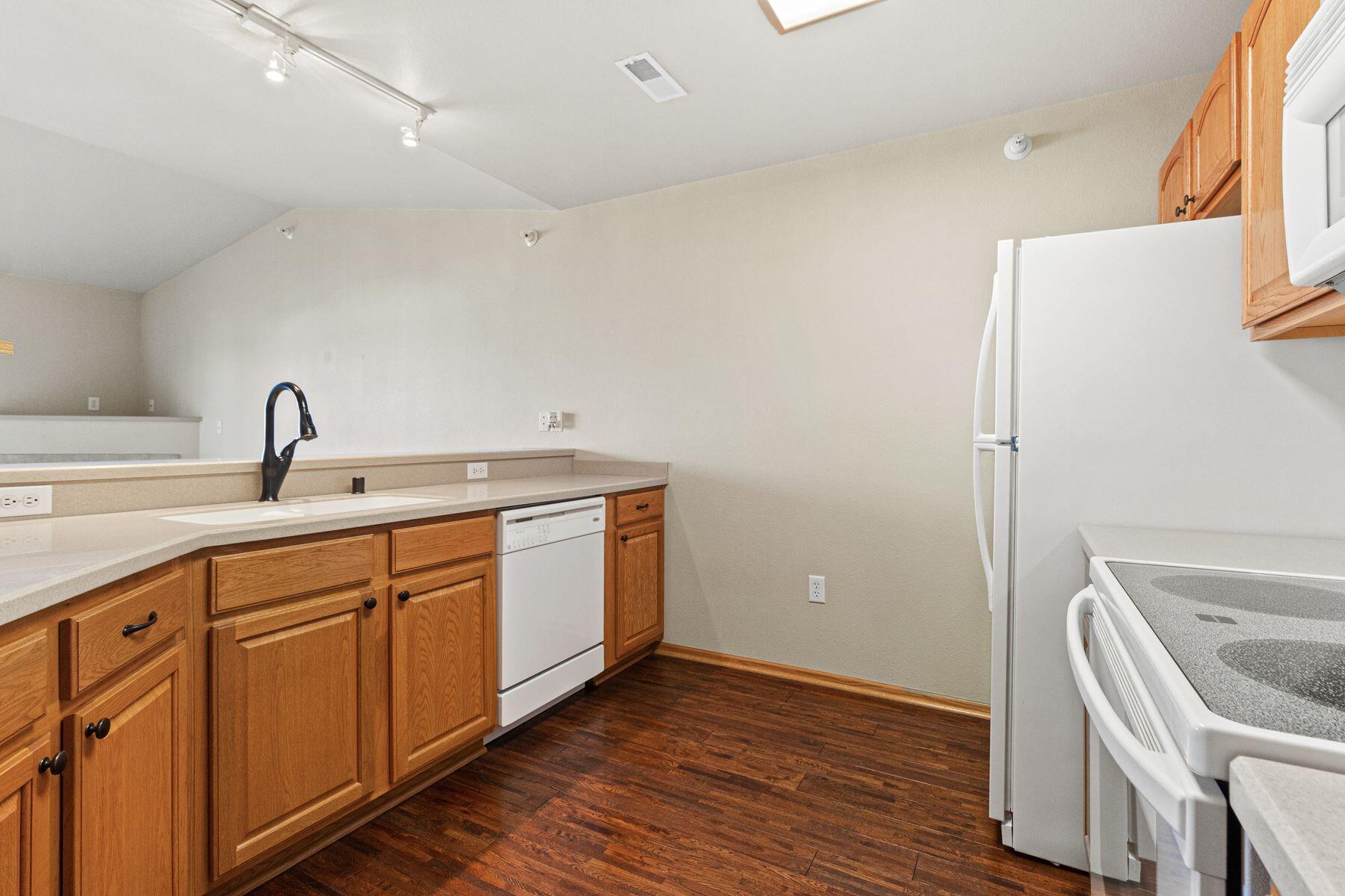 6020 S Buckhorn Ave 301