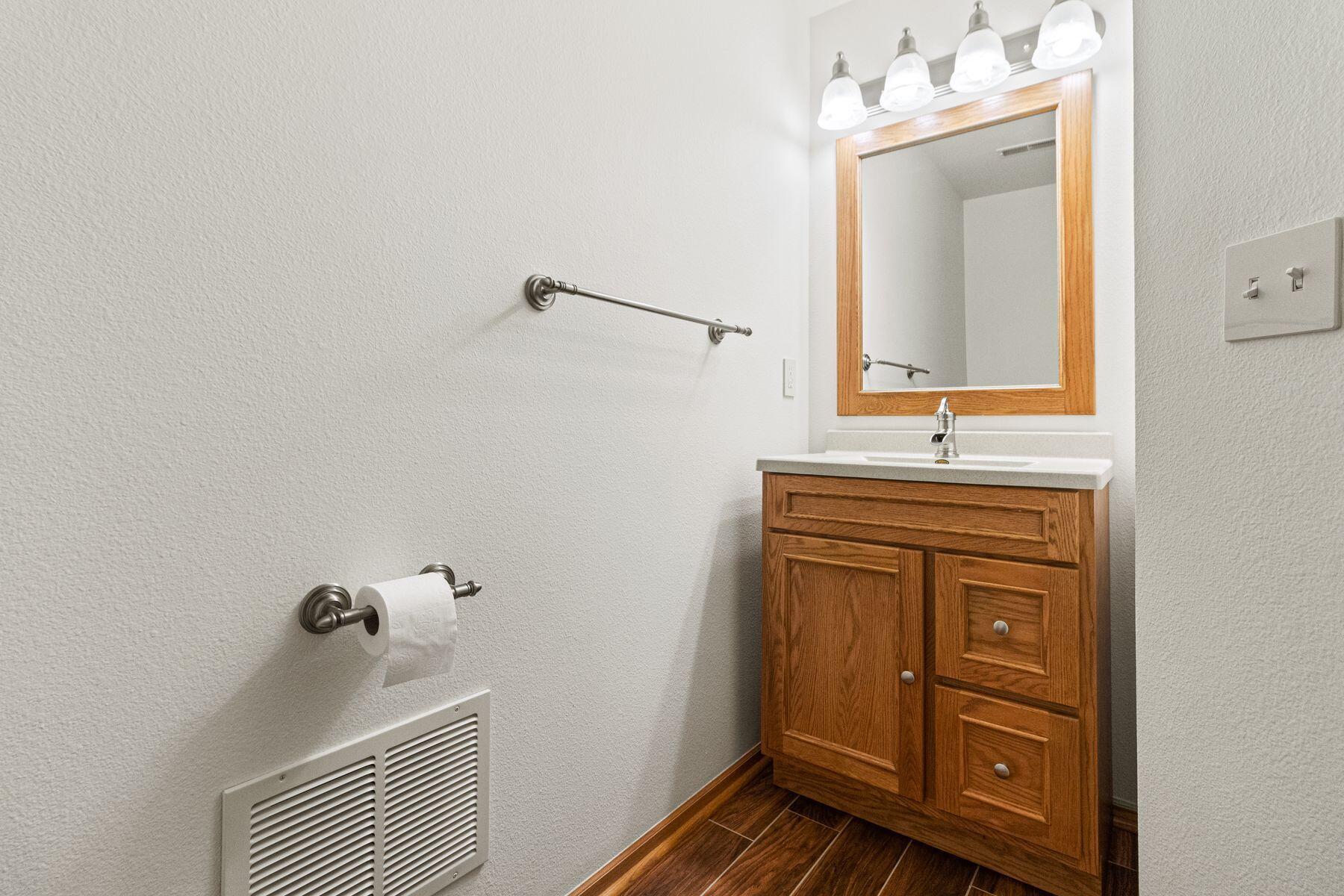 6020 S Buckhorn Ave 301