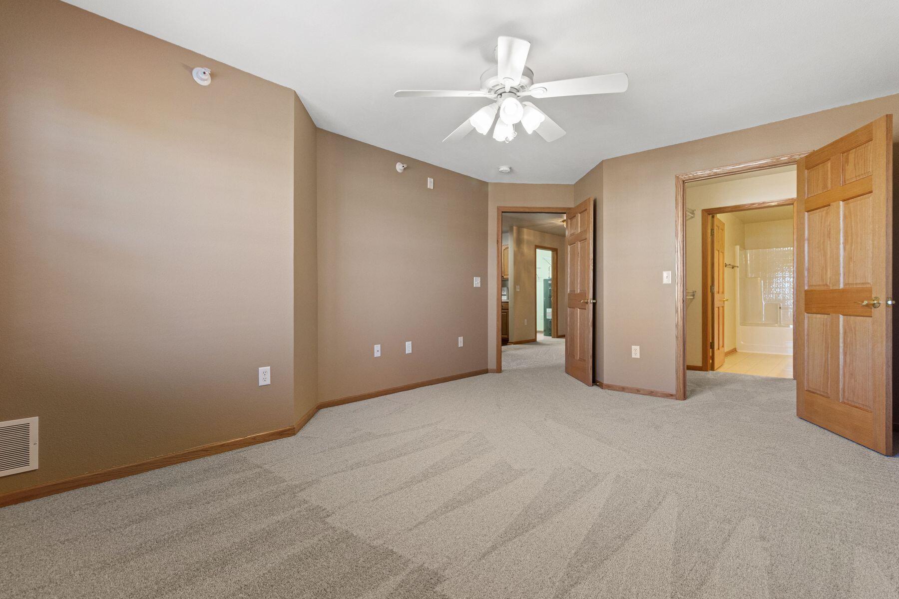 6020 S Buckhorn Ave 301