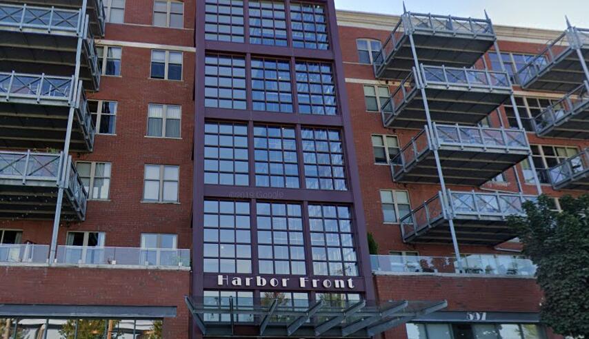 601 E Erie St 404