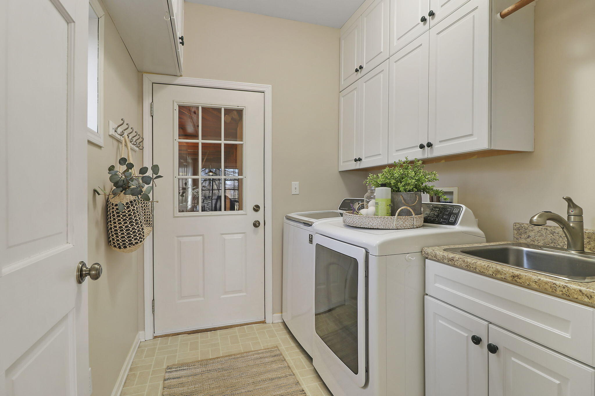 407 Deerpath West -