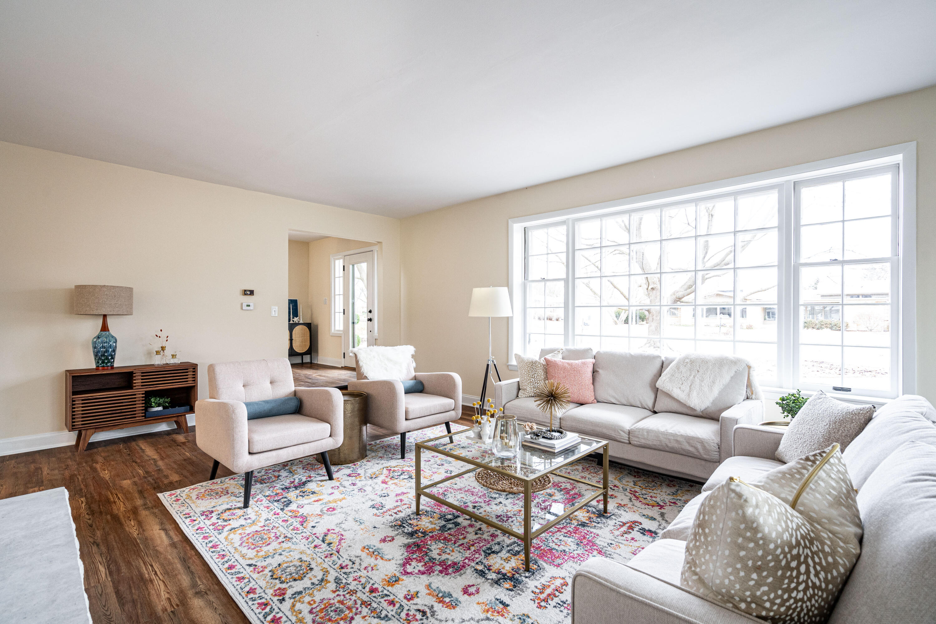 155 W Suburban Dr