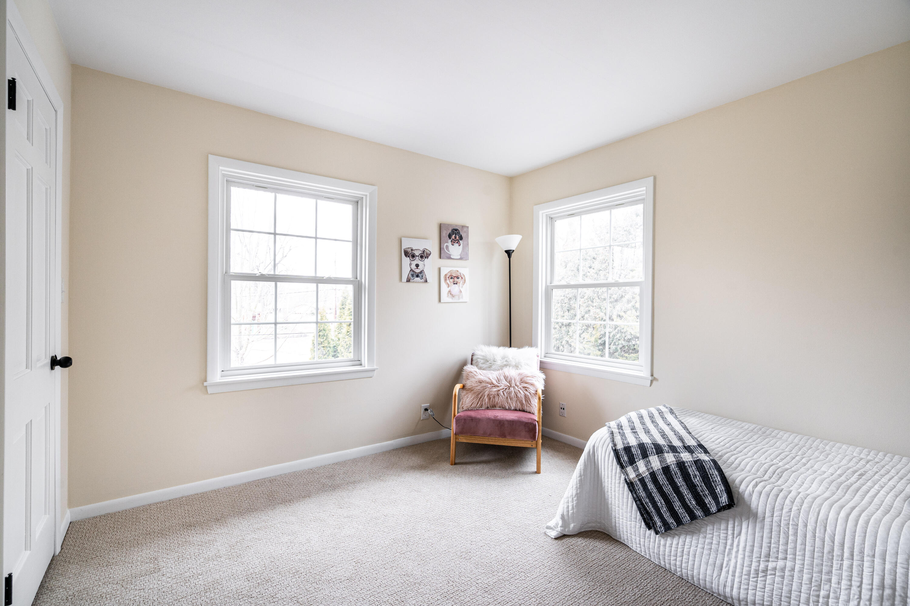 155 W Suburban Dr