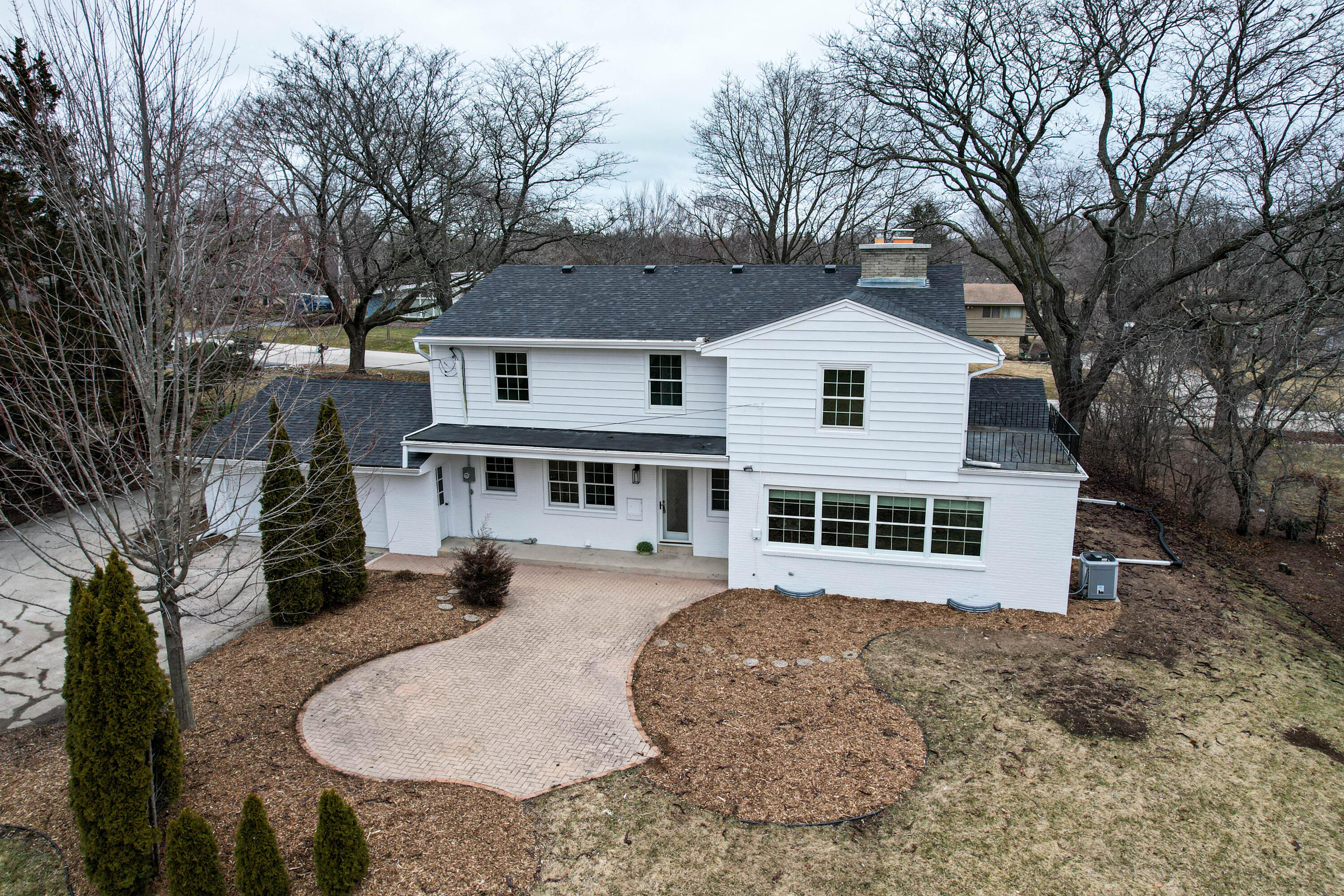 155 W Suburban Dr