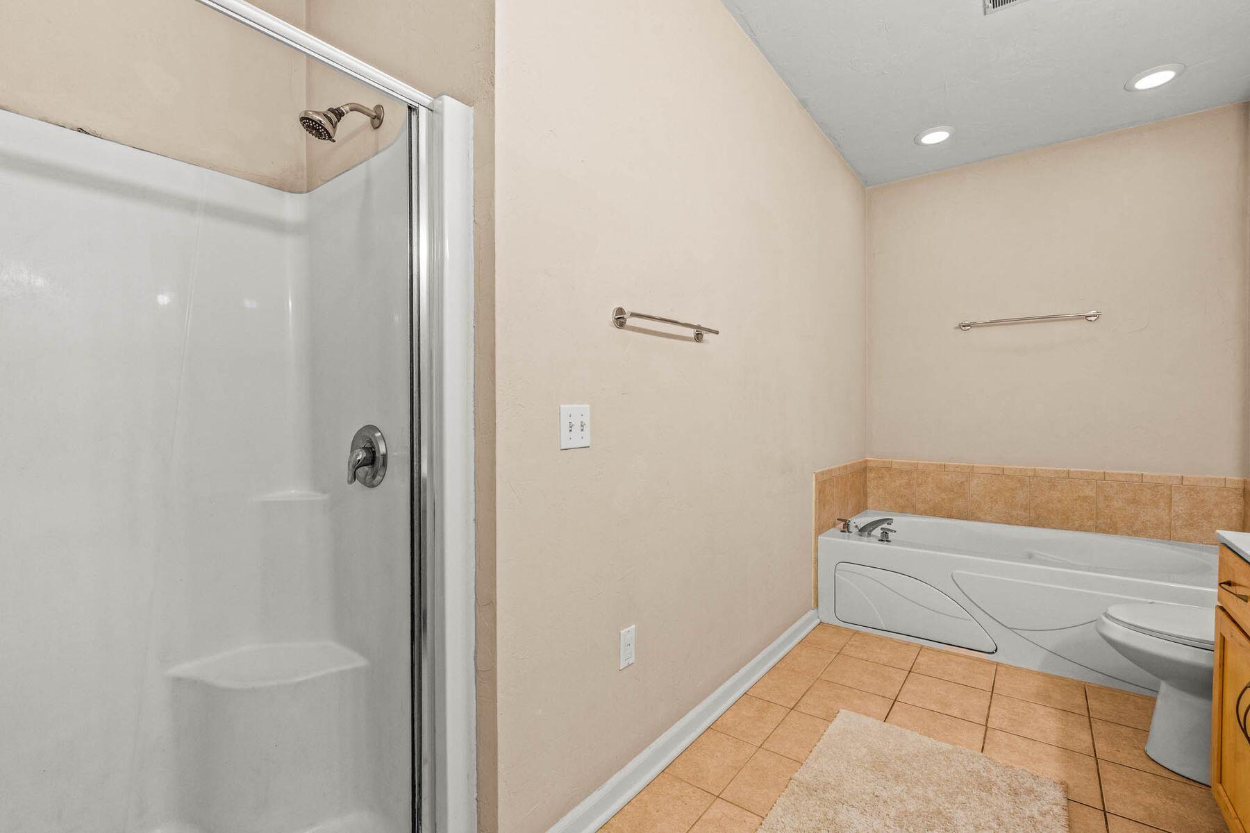1220 E Locust St 209