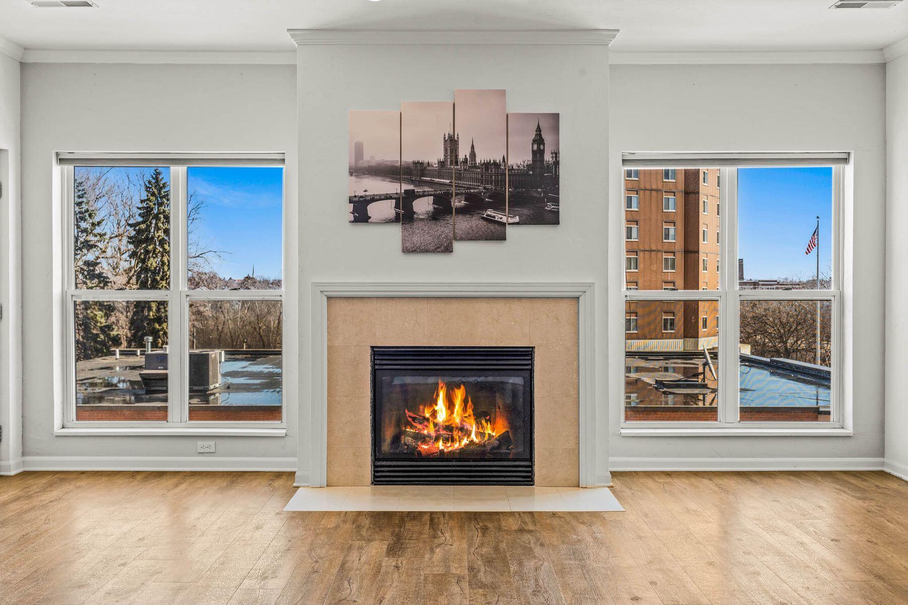 1220 E Locust St 209