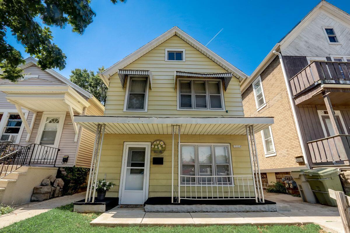 1322 W Windlake Ave