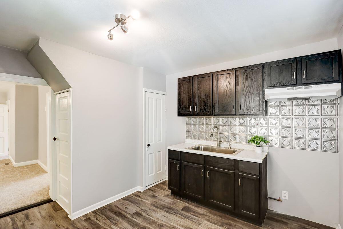 1322 W Windlake Ave