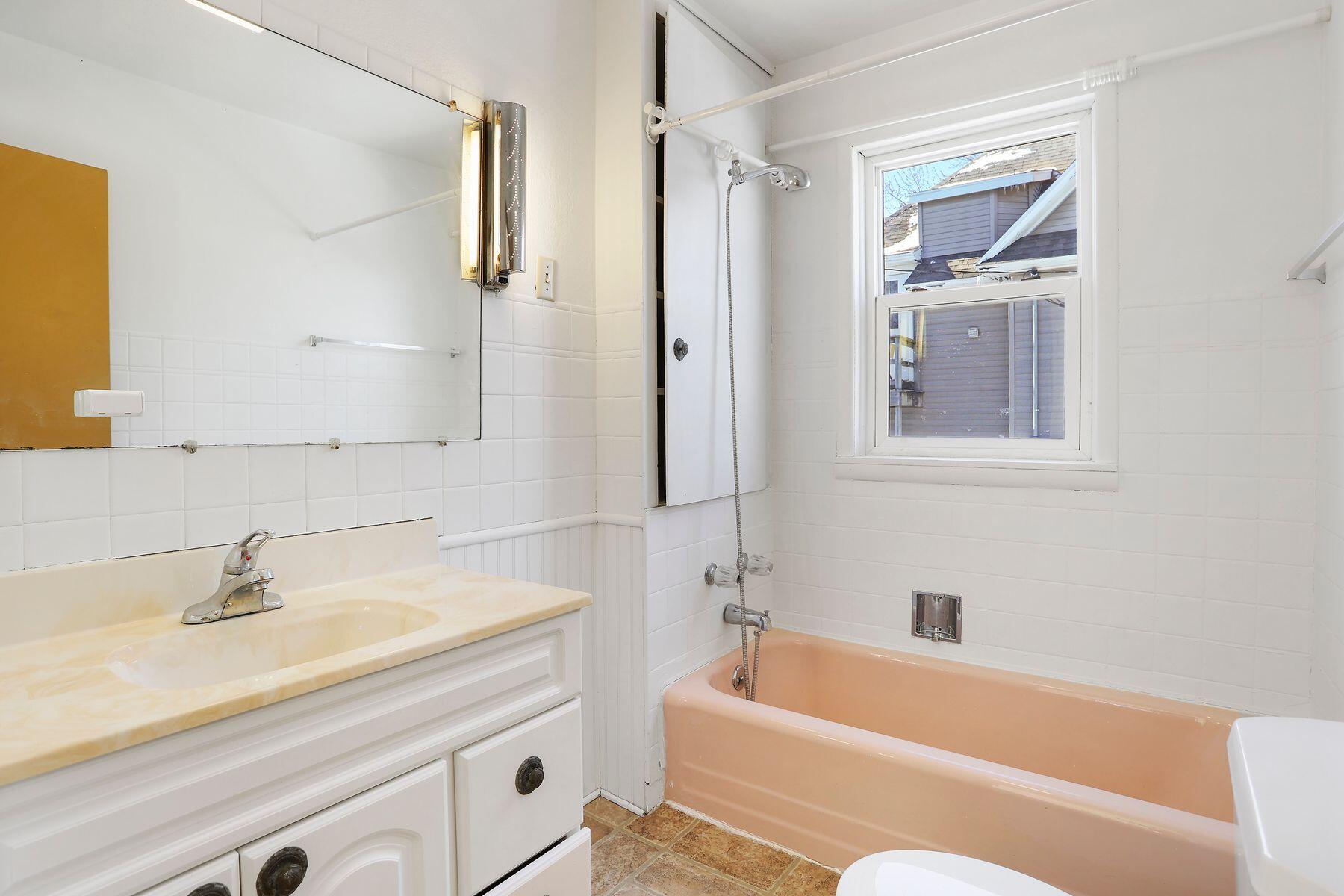 1130 Baker St