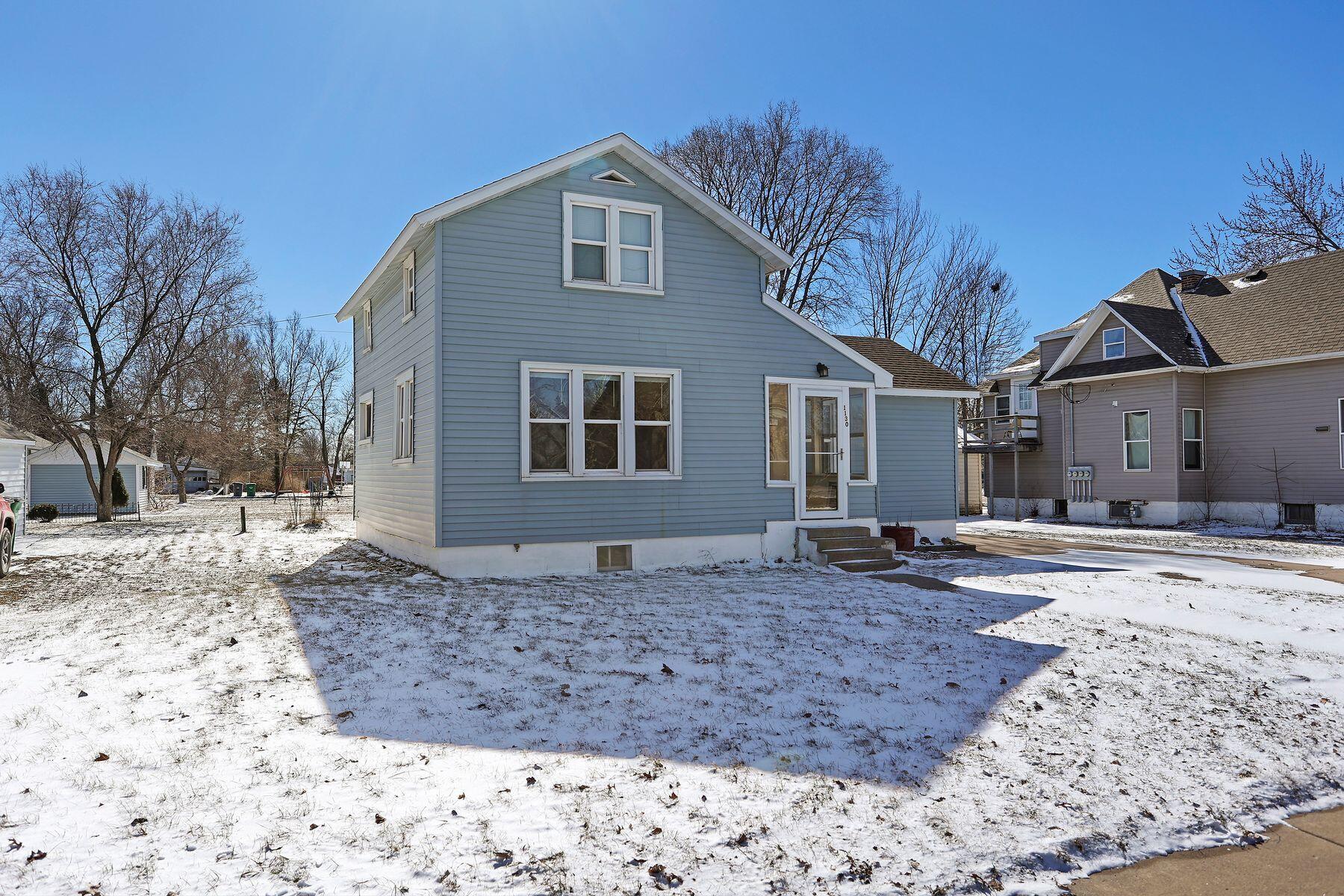 1130 Baker St