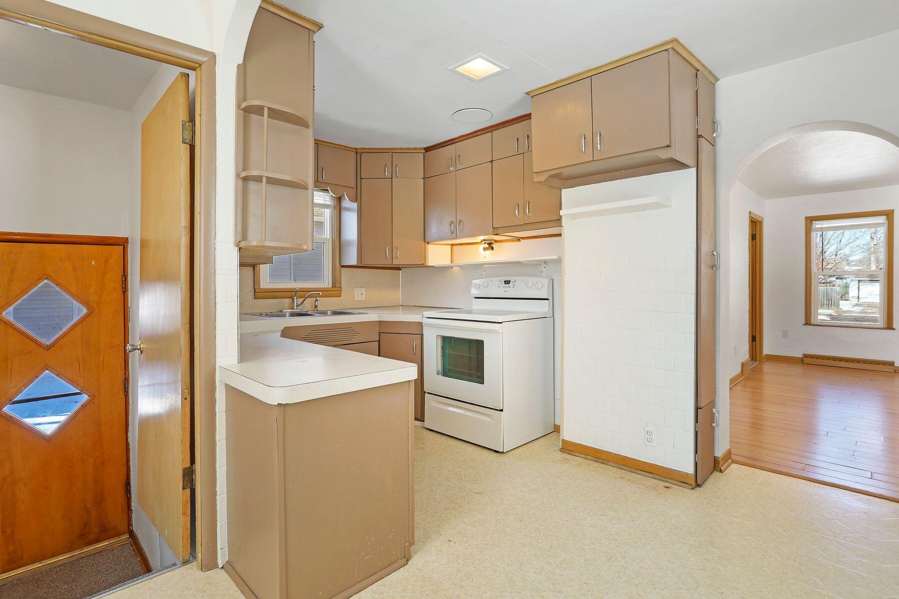 1130 Baker St
