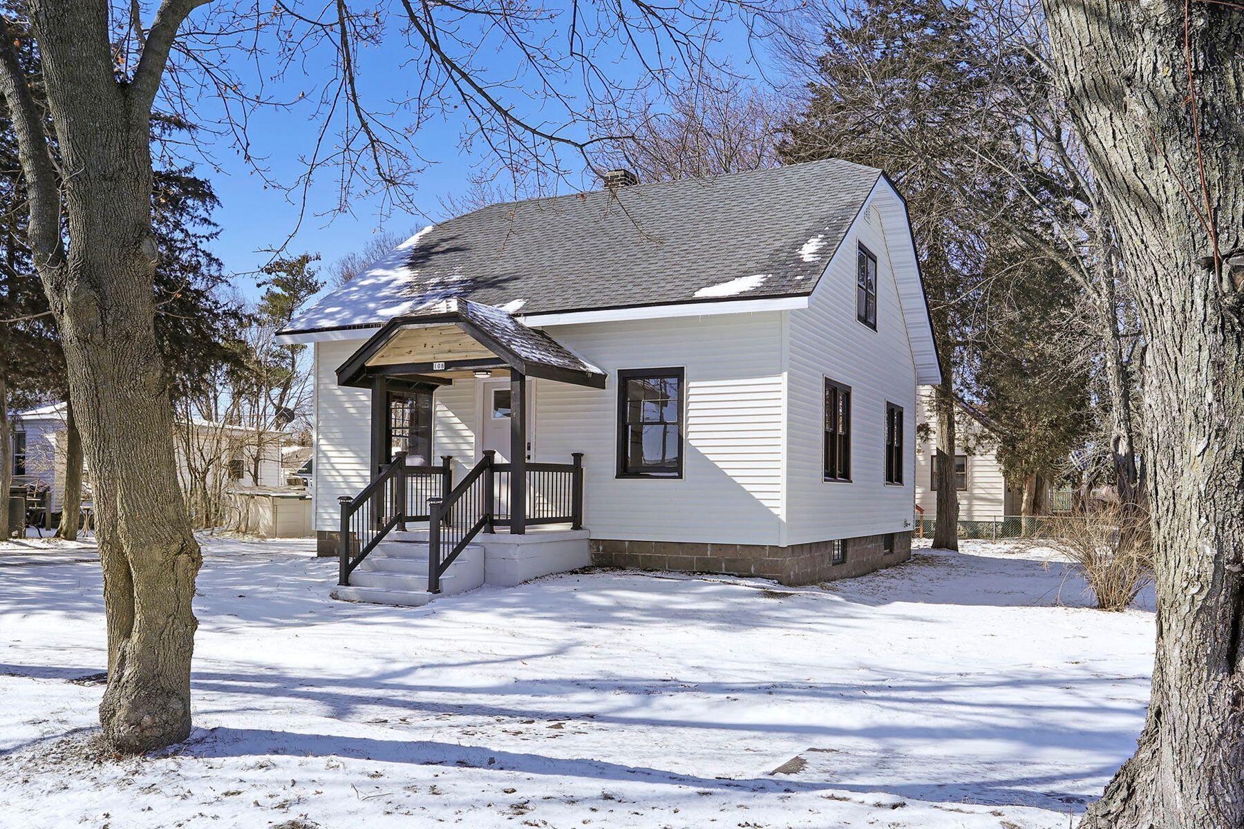 108 Point Basse Ave