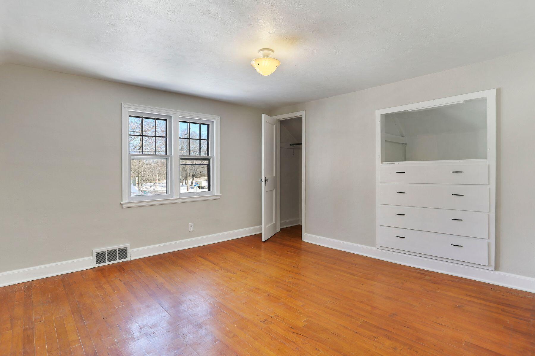 108 Point Basse Ave