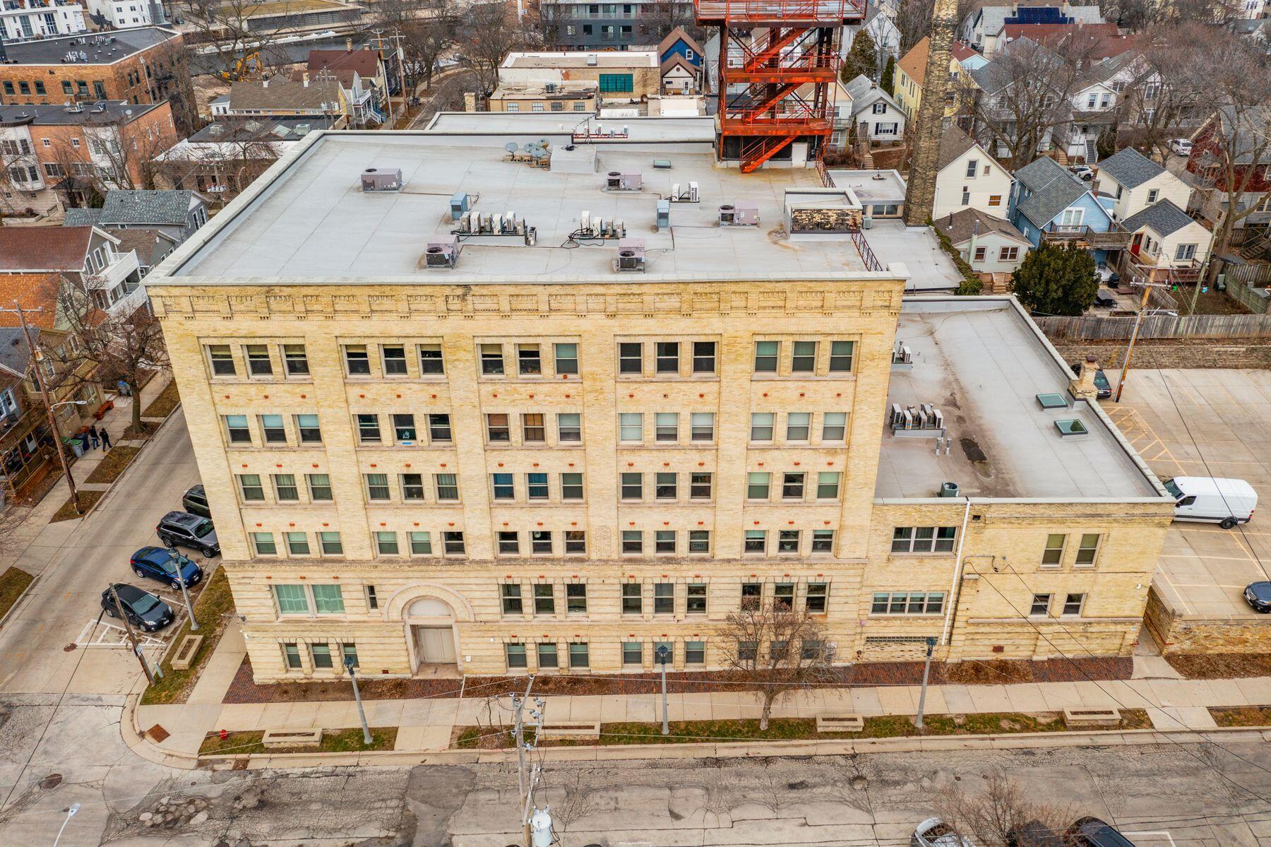 904 E Pearson St 108