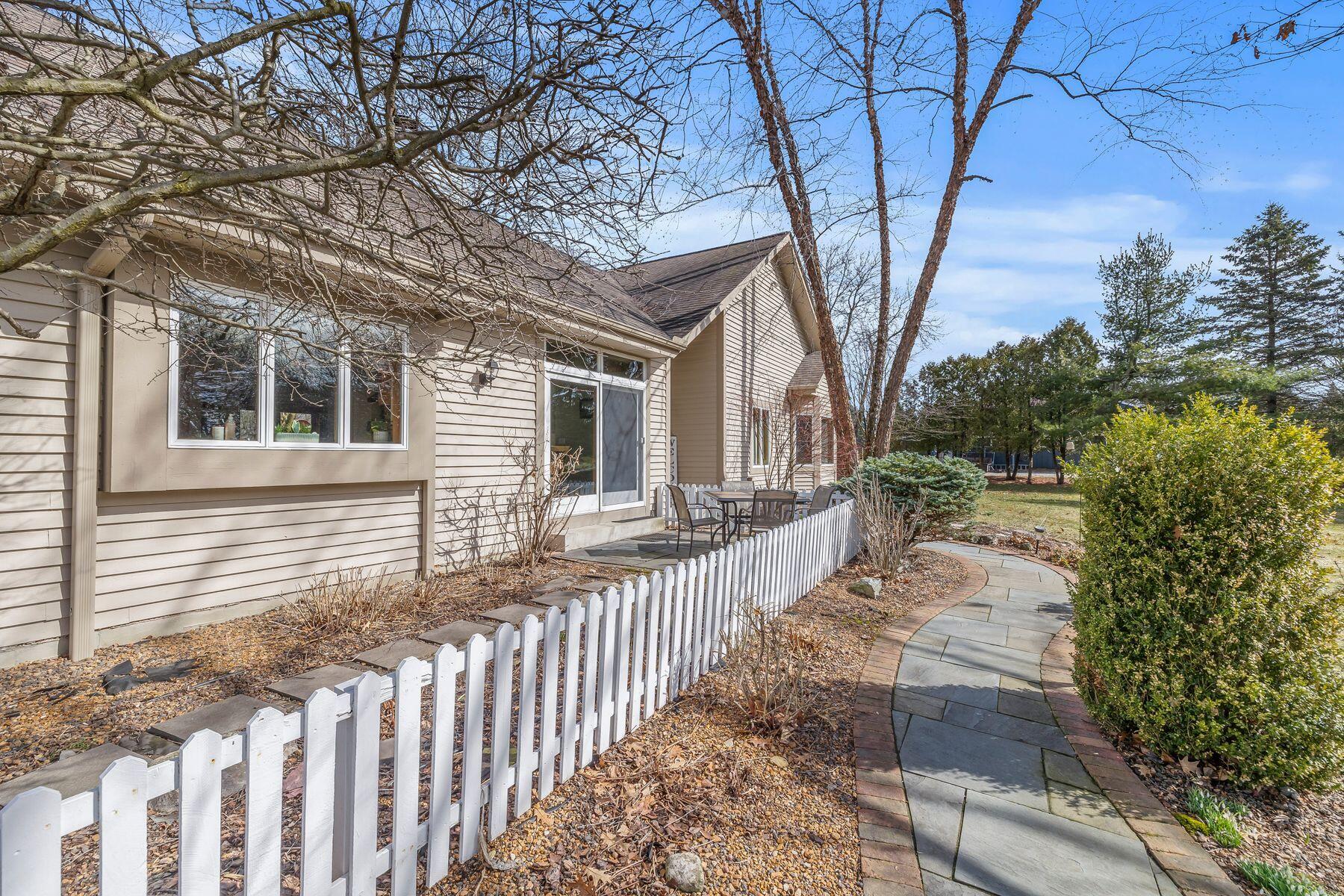 N77W28784 Appaloosa Ln