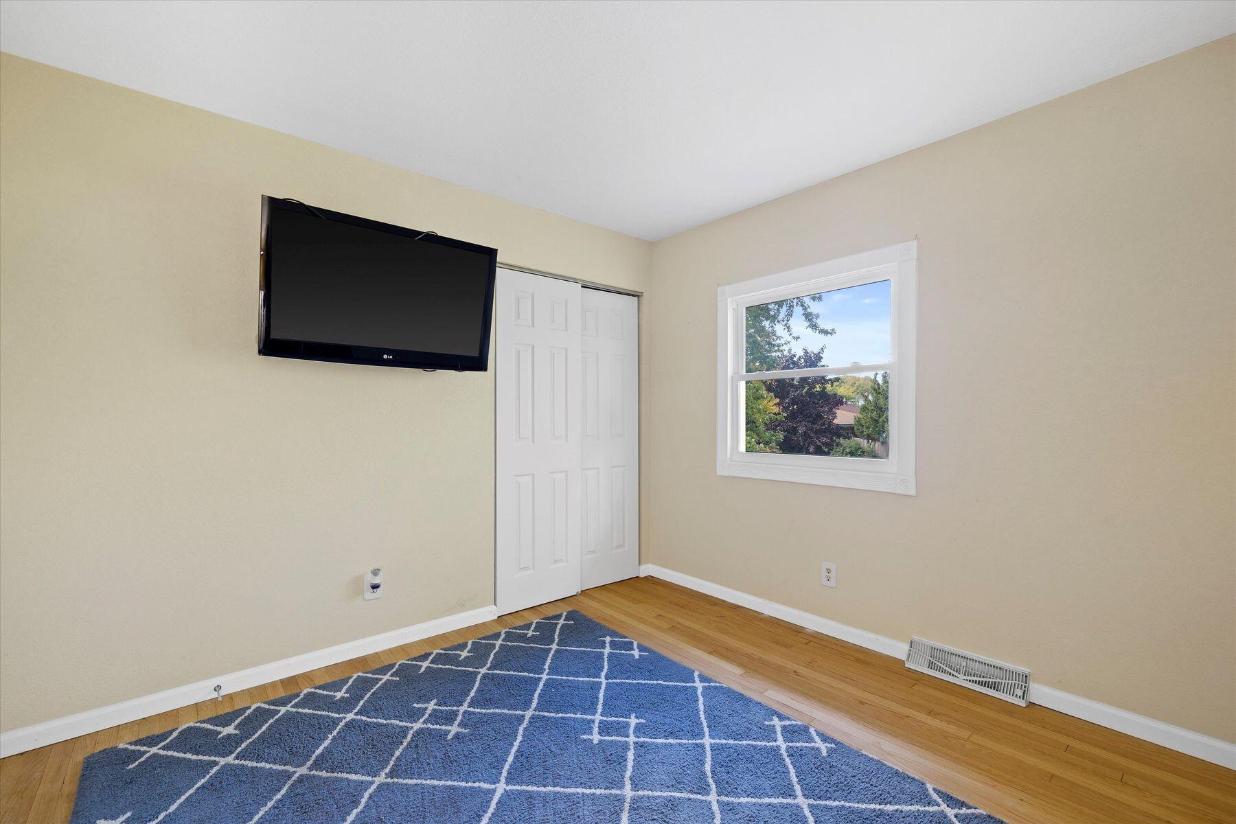 801 E Manitowoc Ave