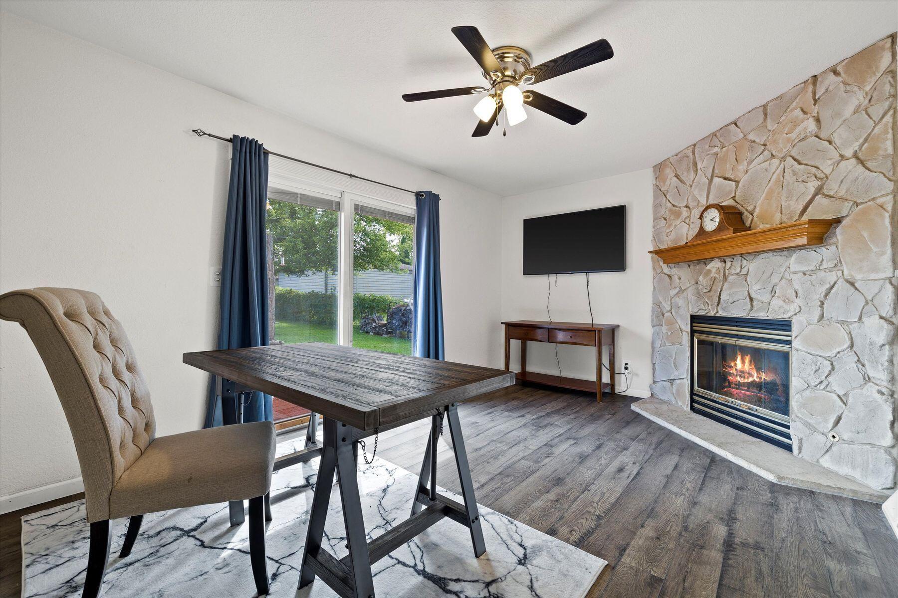 801 E Manitowoc Ave