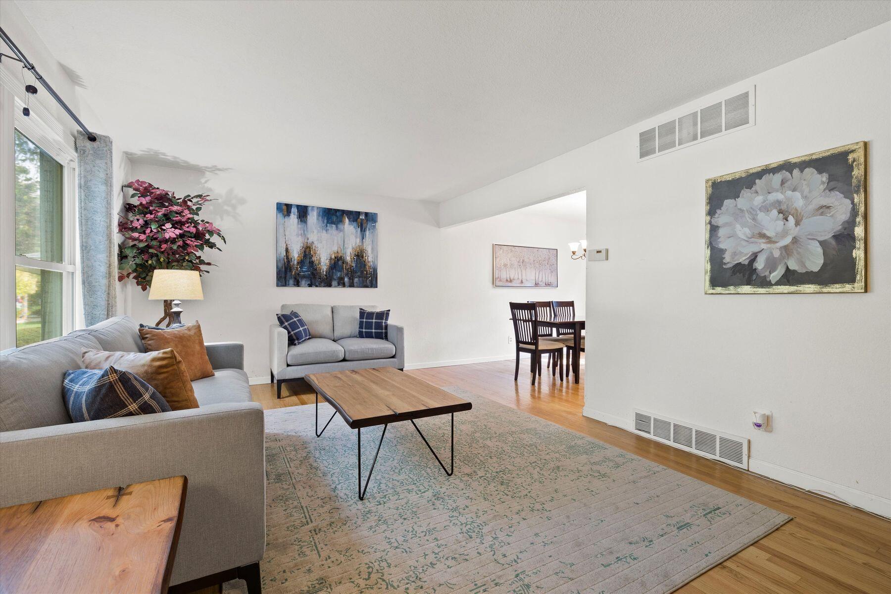 801 E Manitowoc Ave