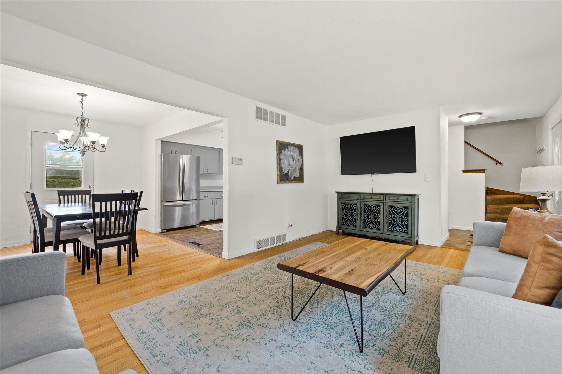 801 E Manitowoc Ave