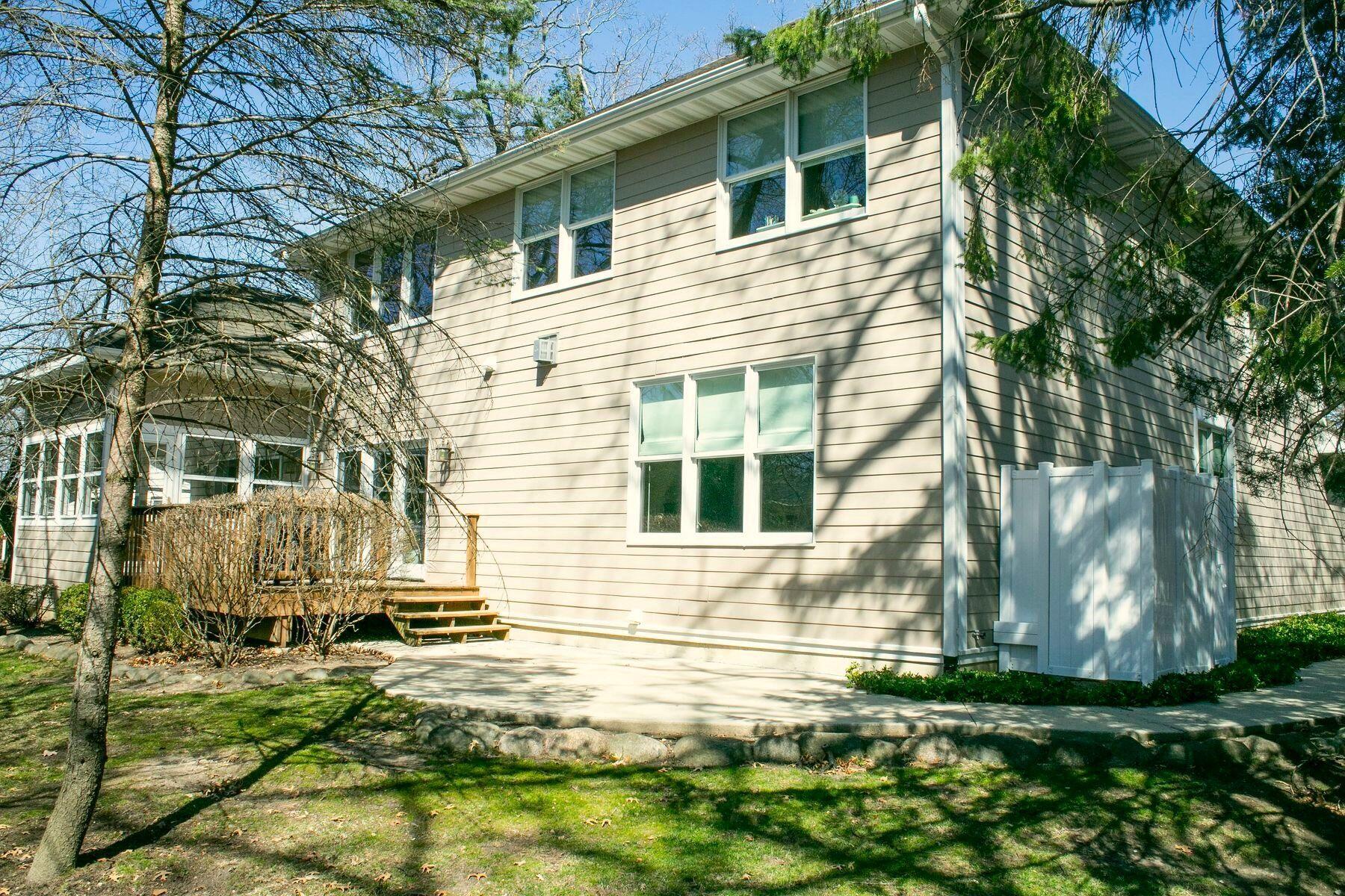 449 Hillcrest Dr