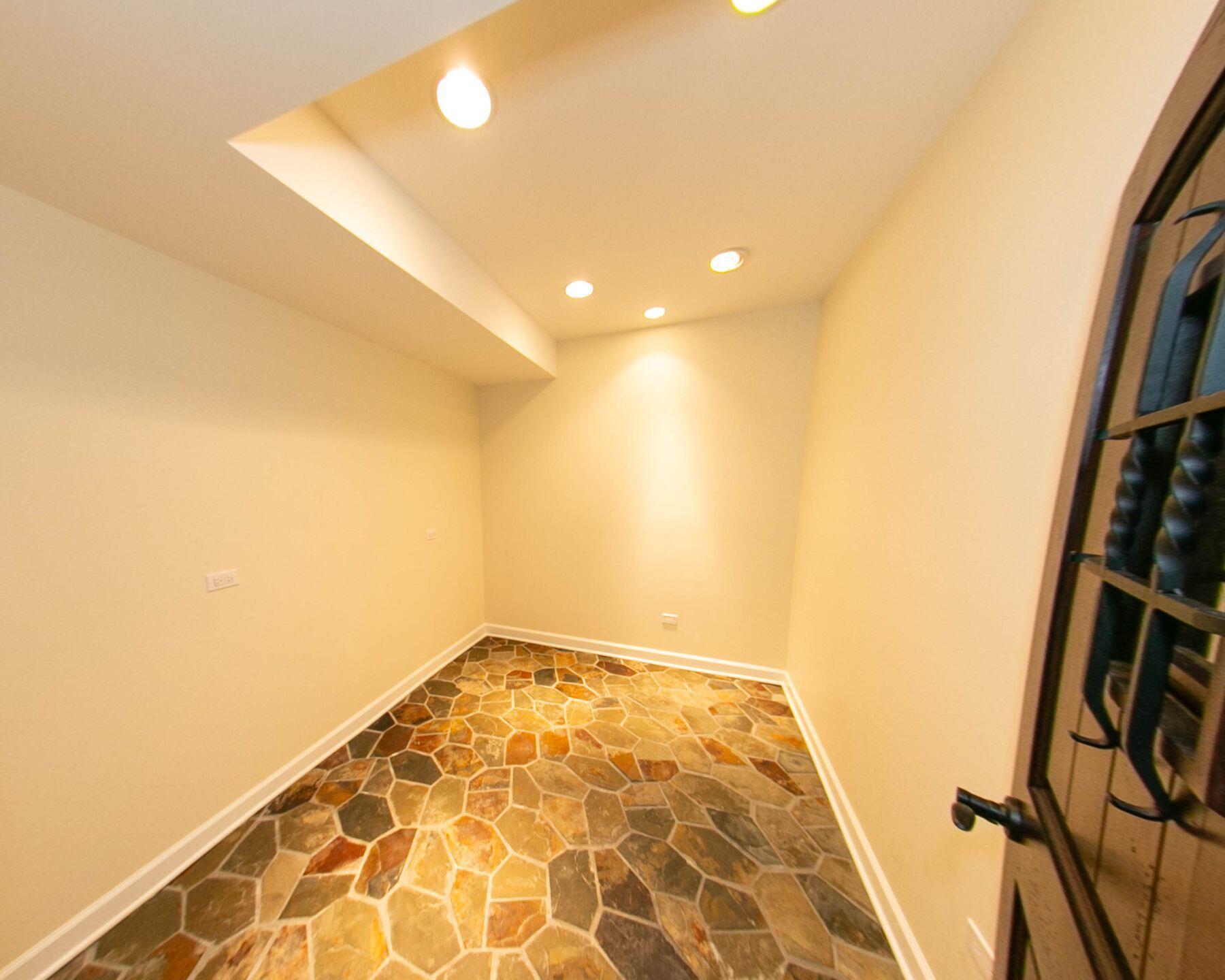 449 Hillcrest Dr