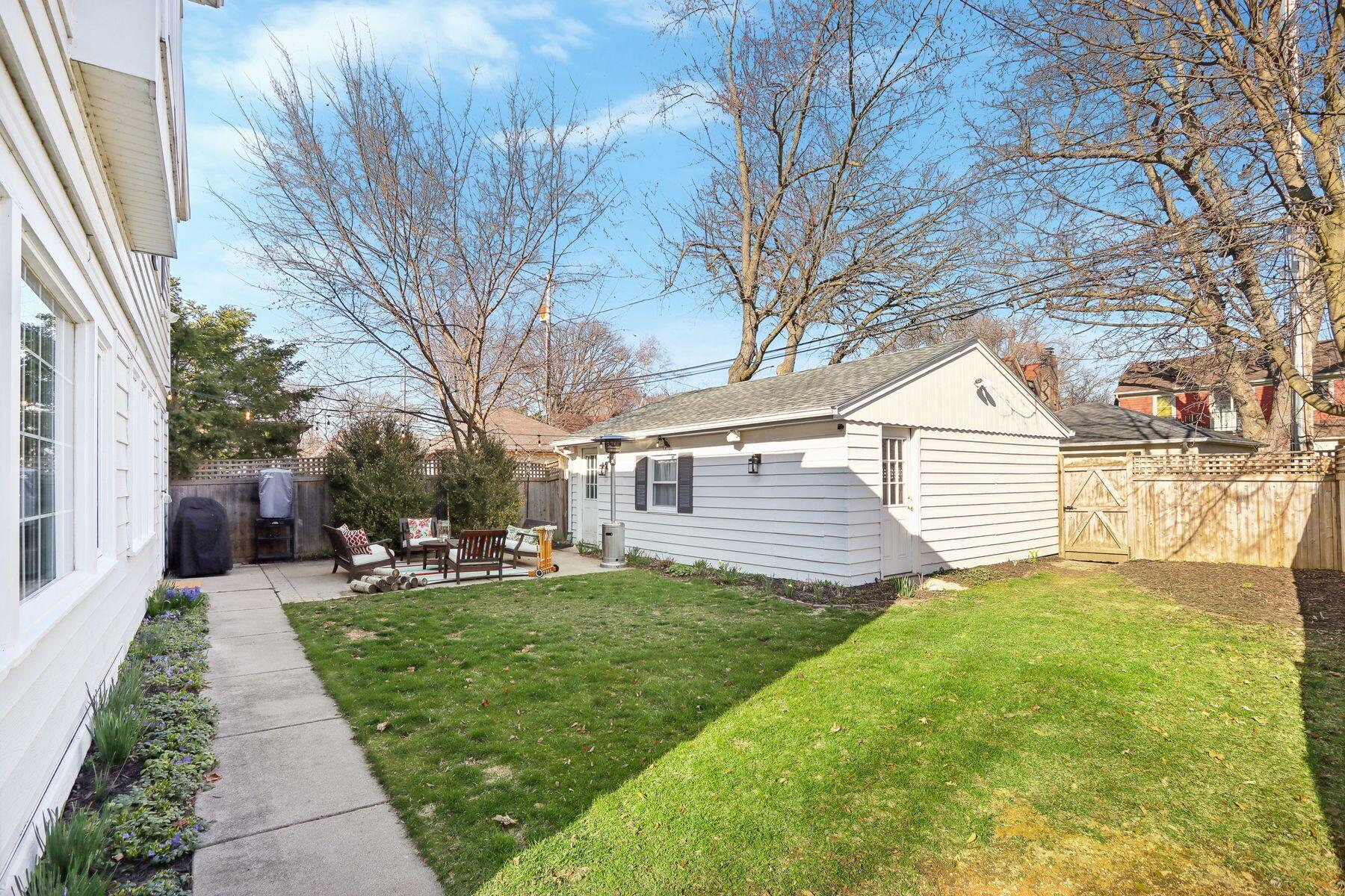 5326 N Diversey Blvd