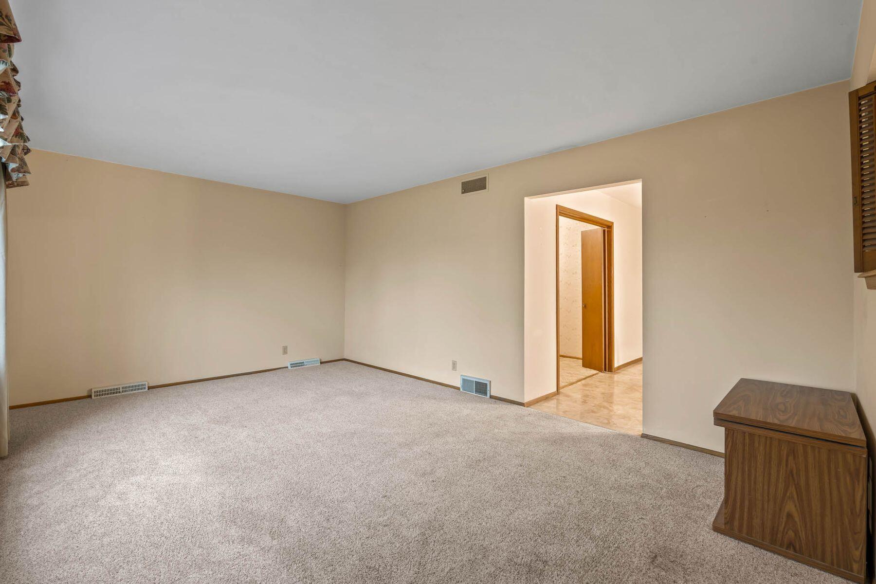 11511 W Wisconsin Ave