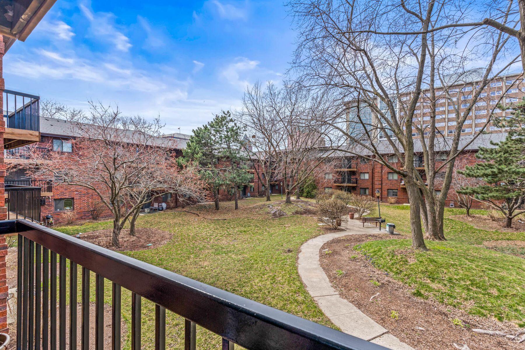 1108 N St 231