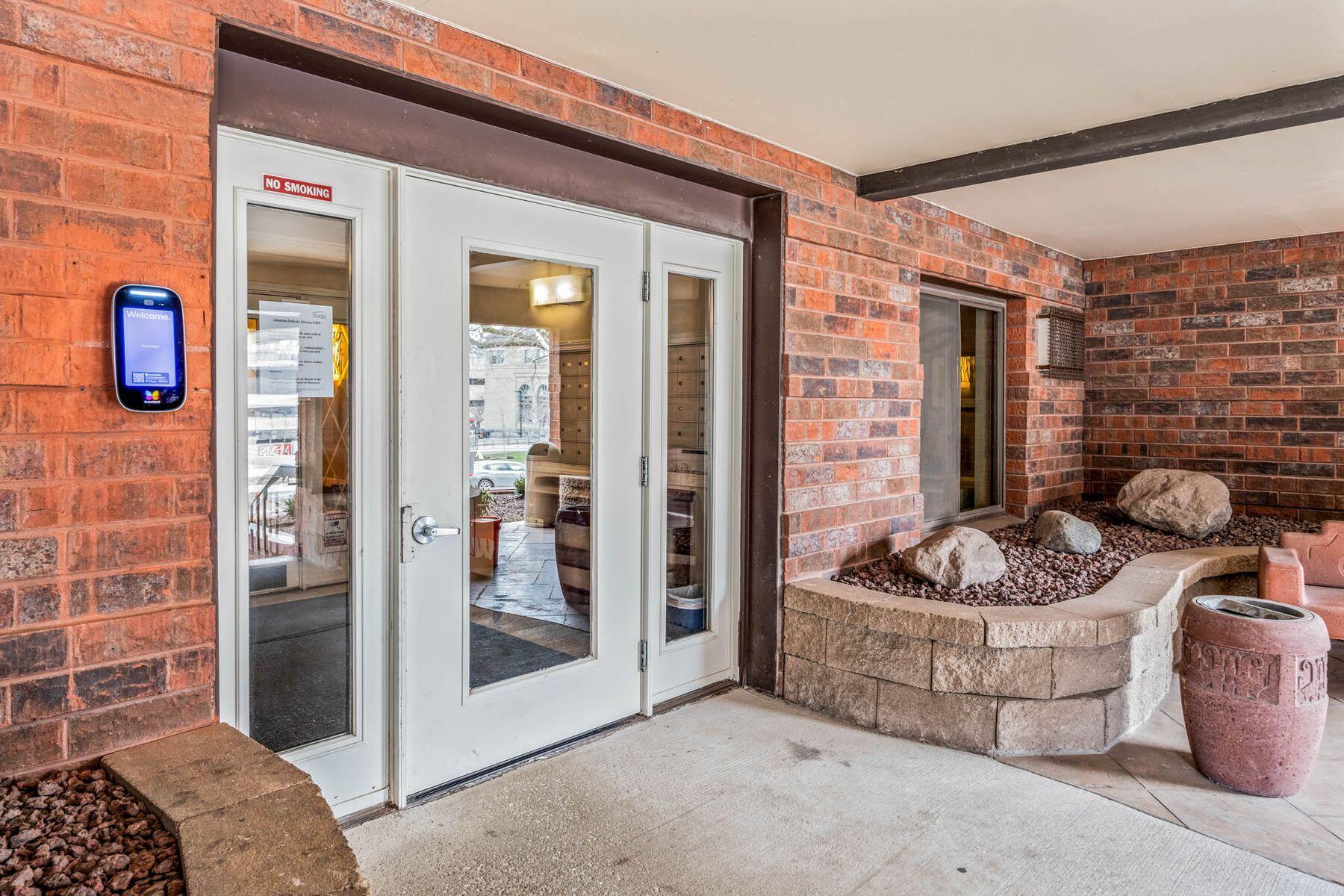 1108 N St 231