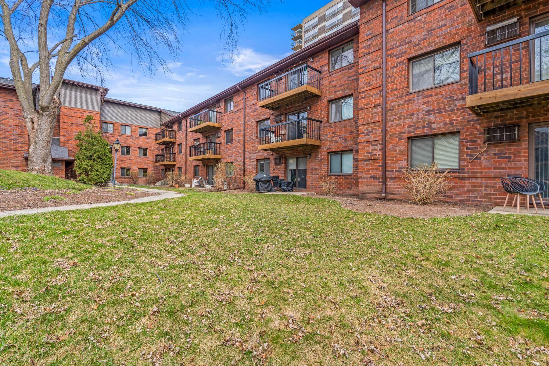 1108 N St 231