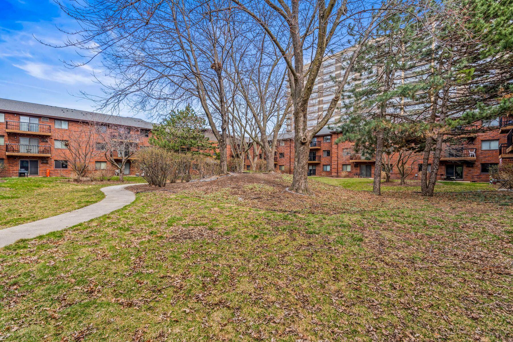 1108 N St 231