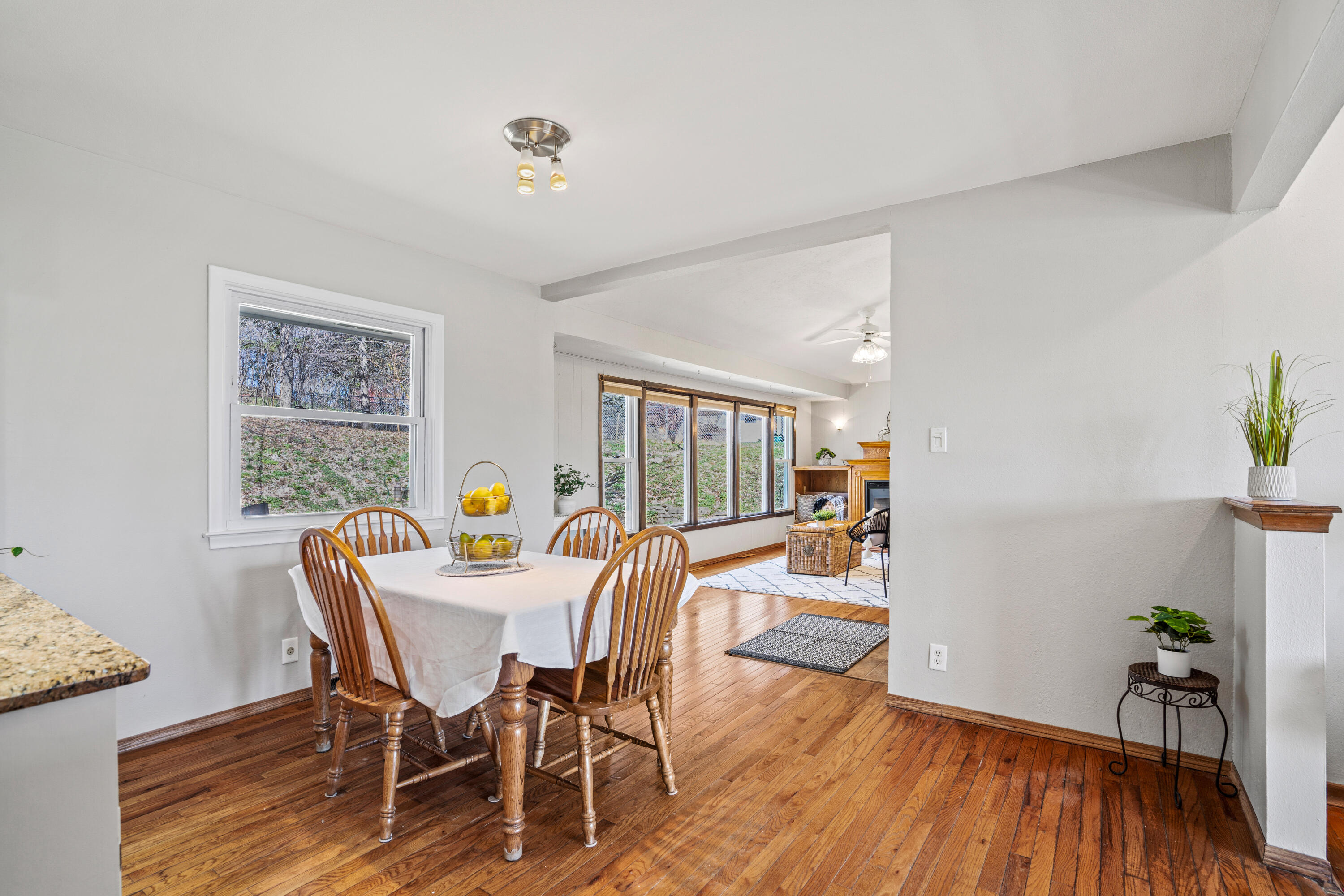 1205 Sunnycrest Dr