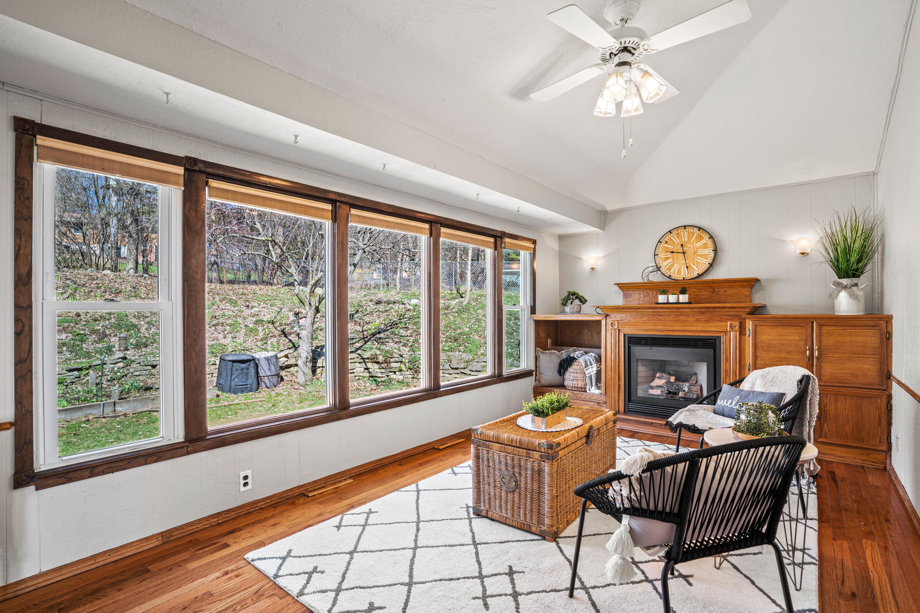 1205 Sunnycrest Dr