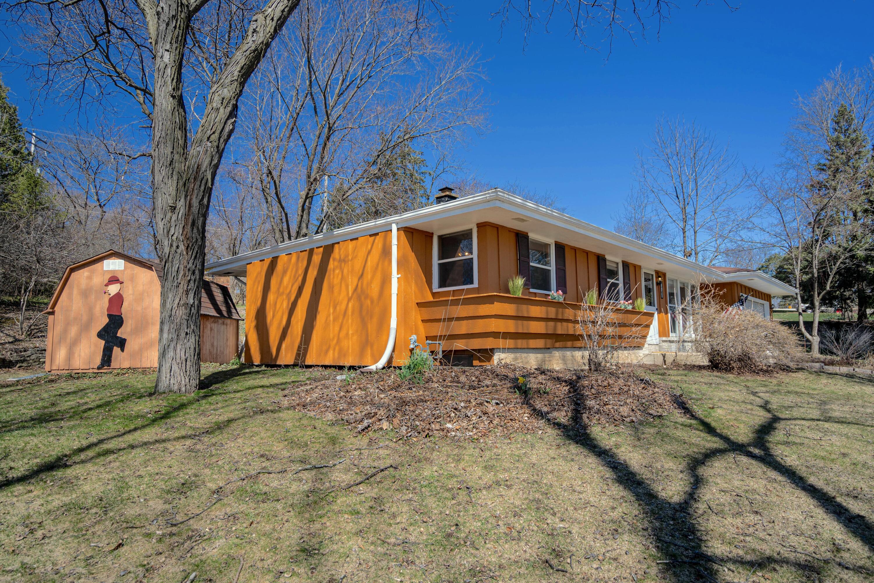 1205 Sunnycrest Dr