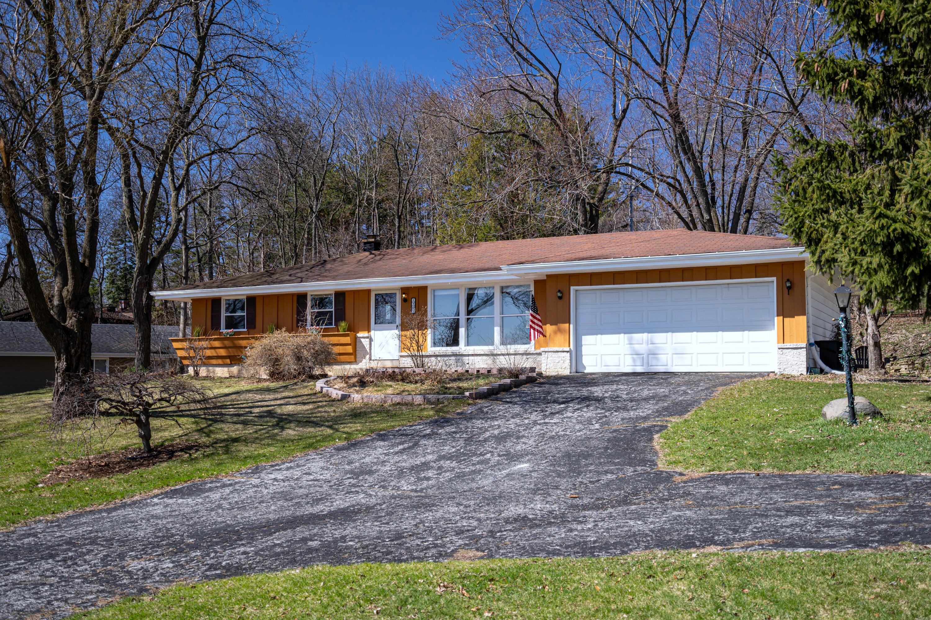 1205 Sunnycrest Dr