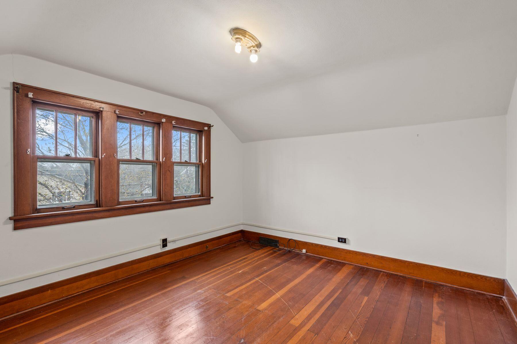 1140 W 6th Ave