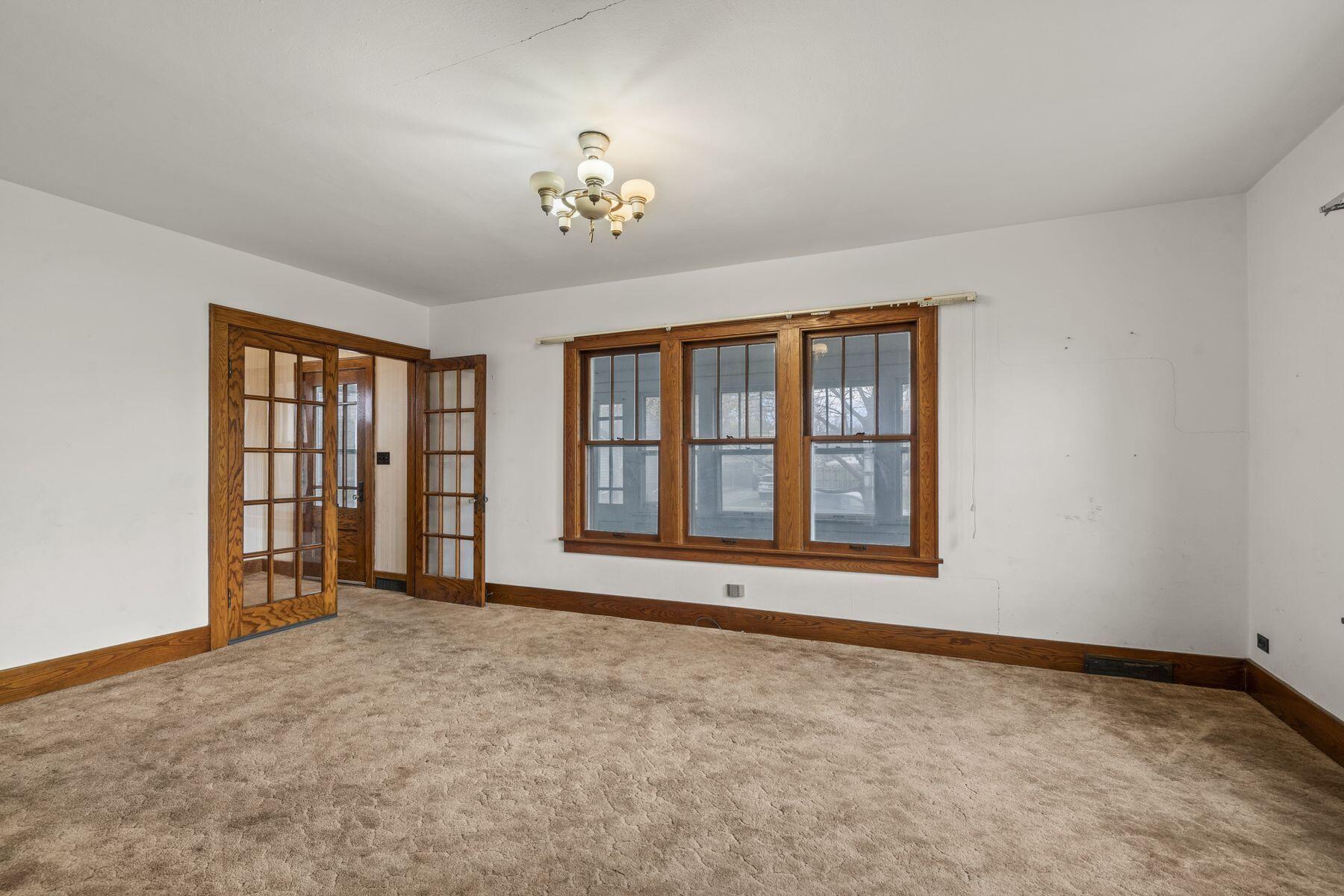 1140 W 6th Ave