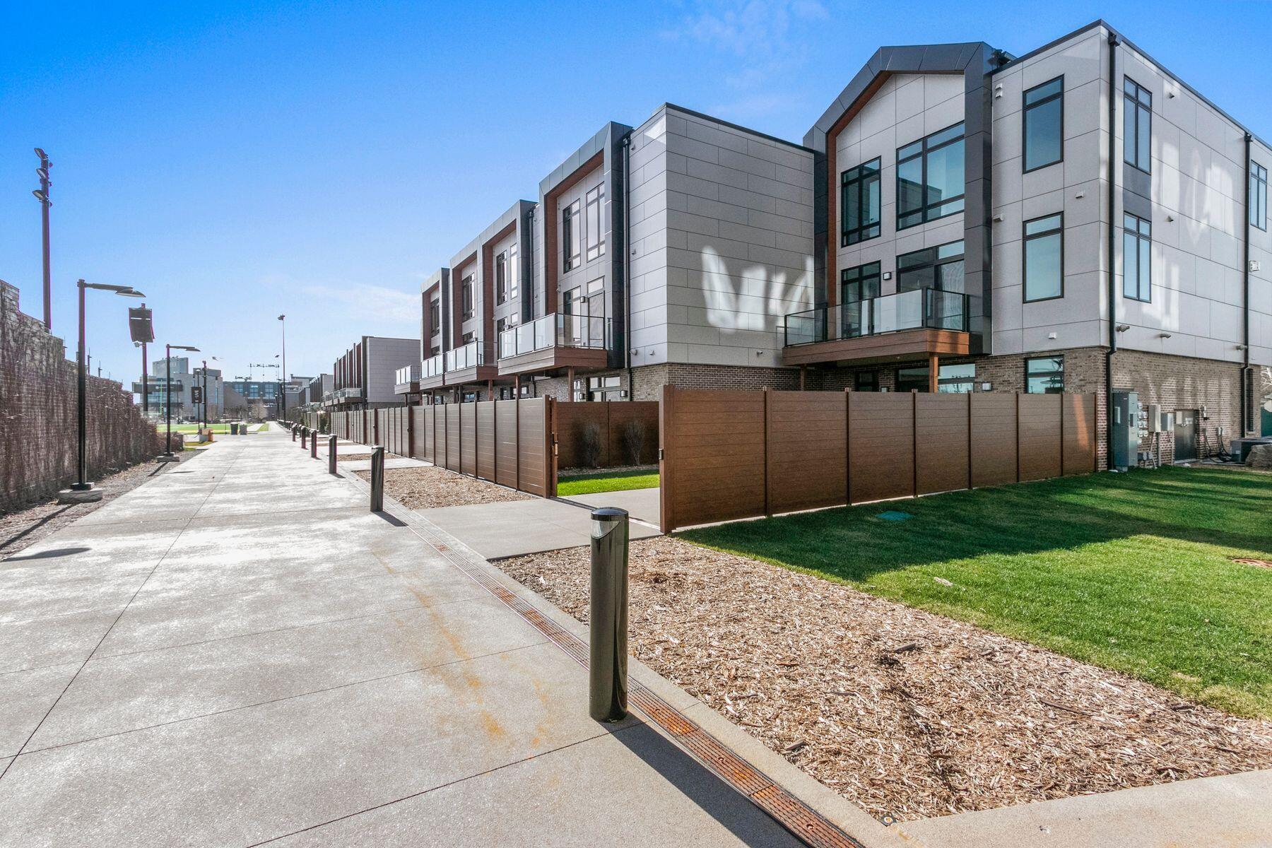 1158 Brookwood Dr