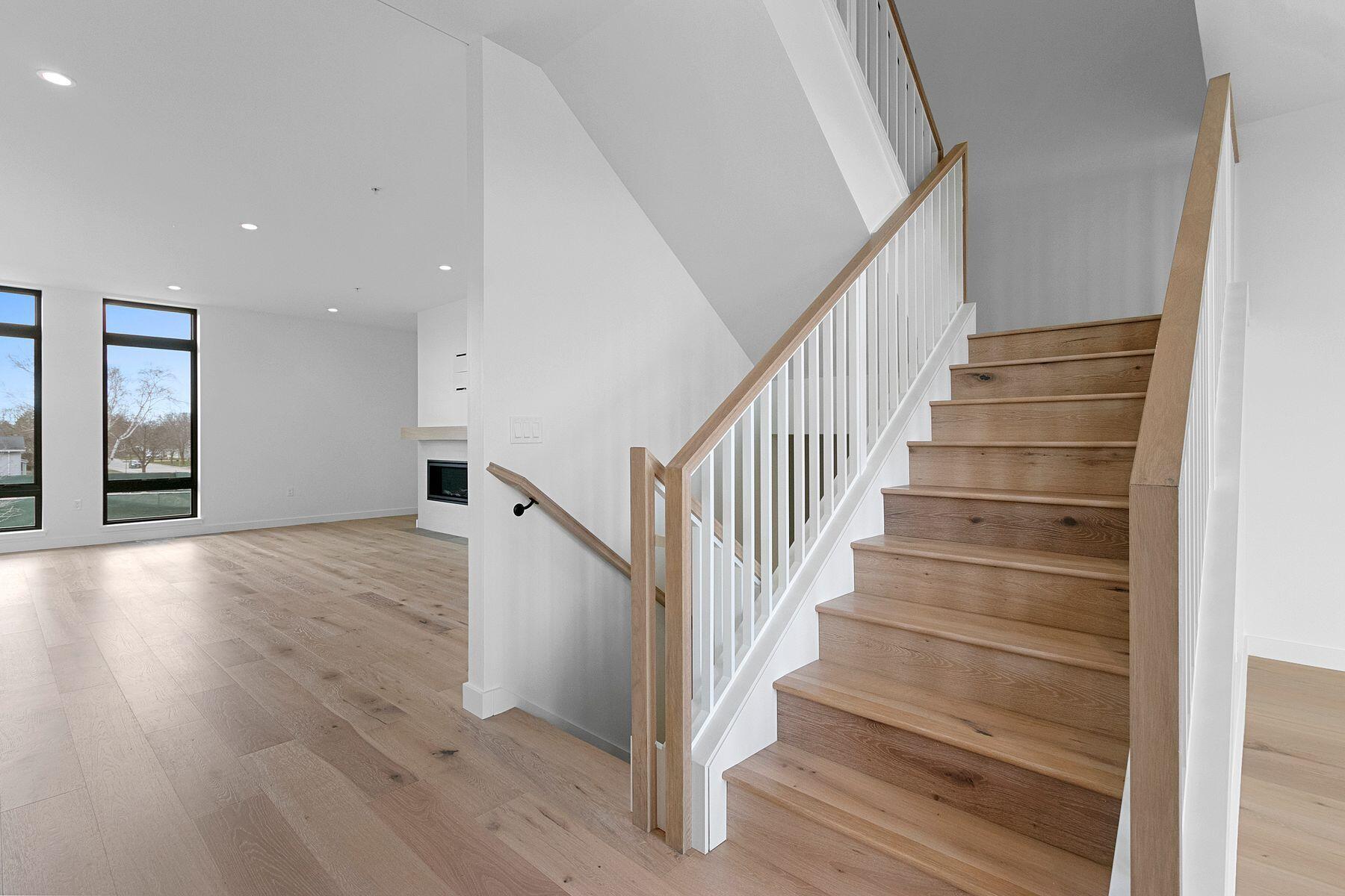 1152 Brookwood Dr