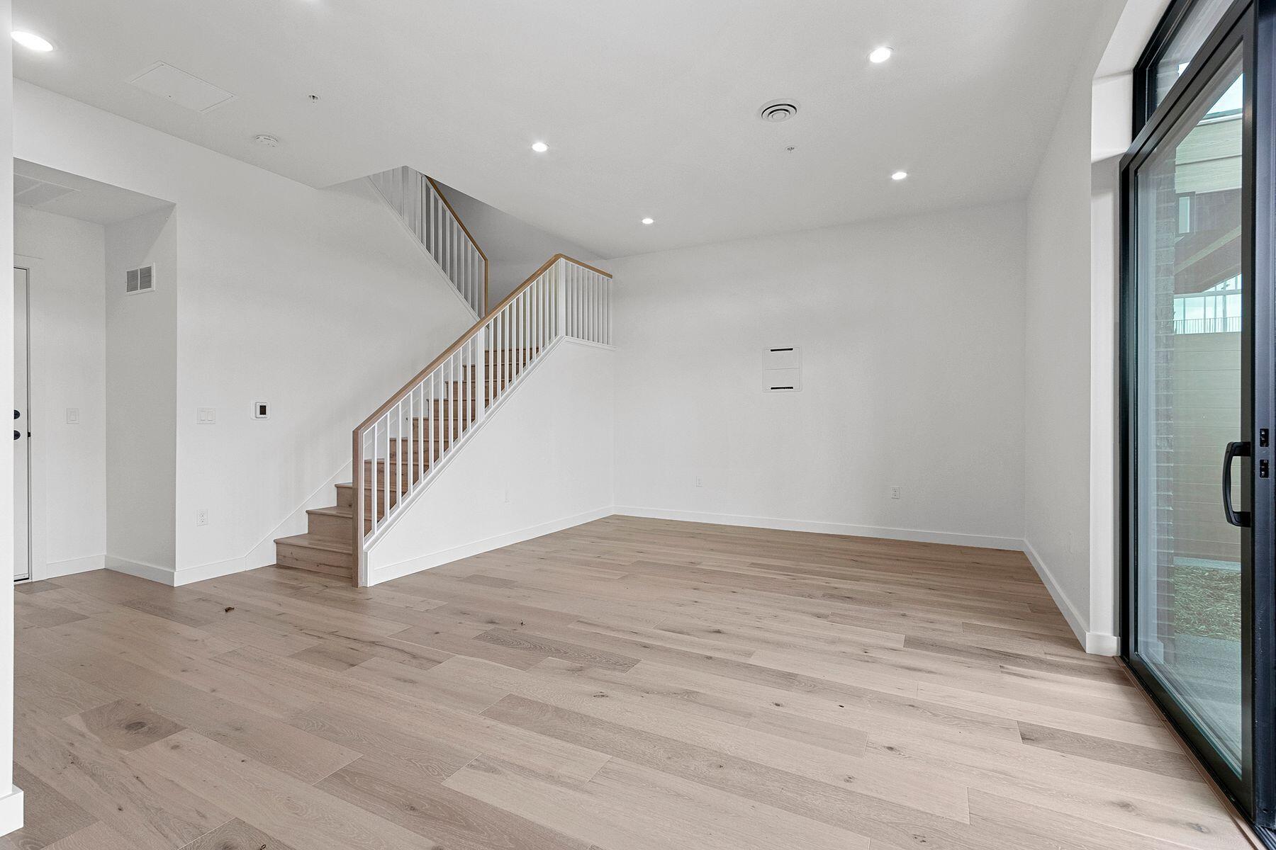1152 Brookwood Dr