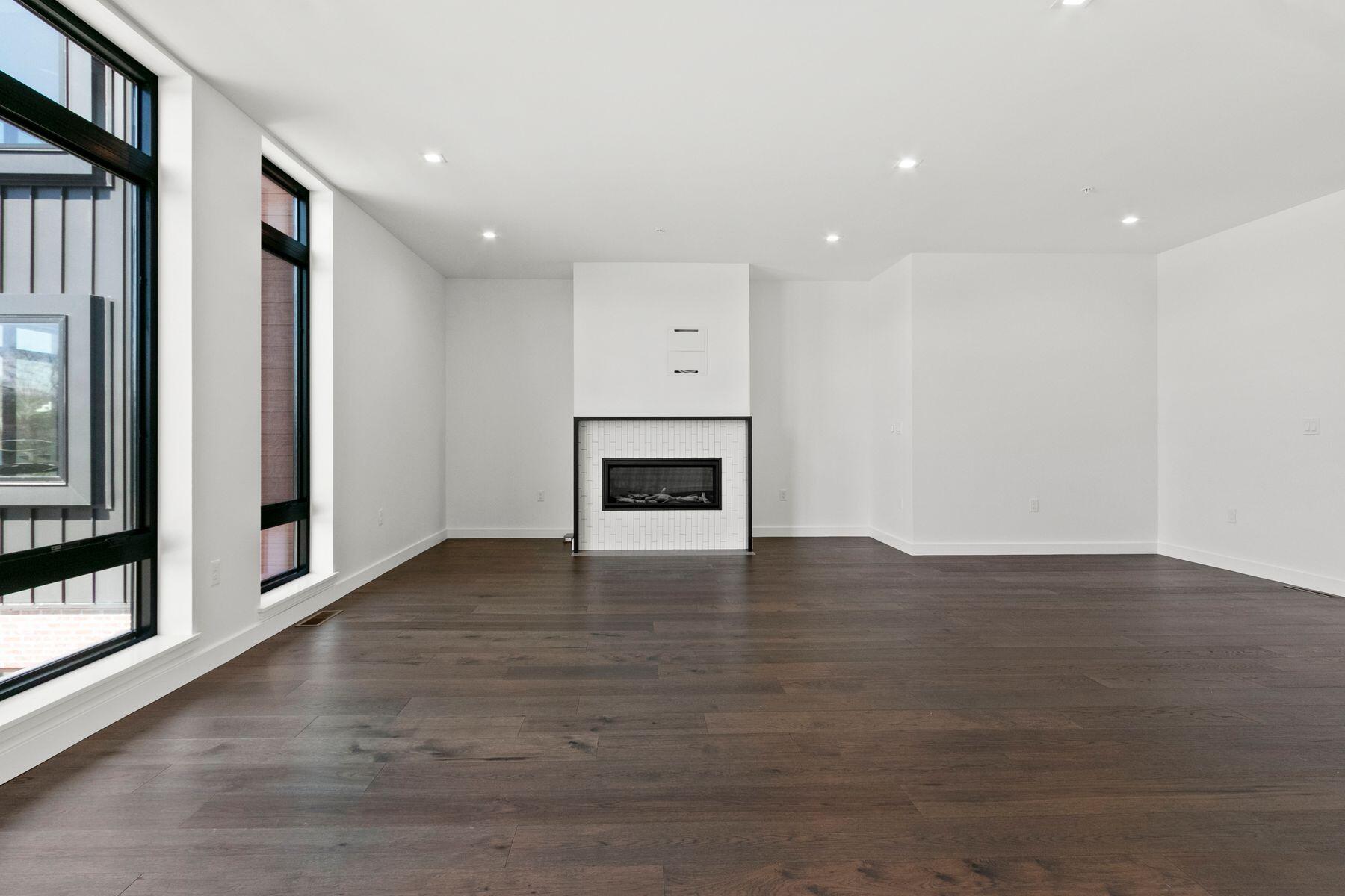1154 Brookwood Dr