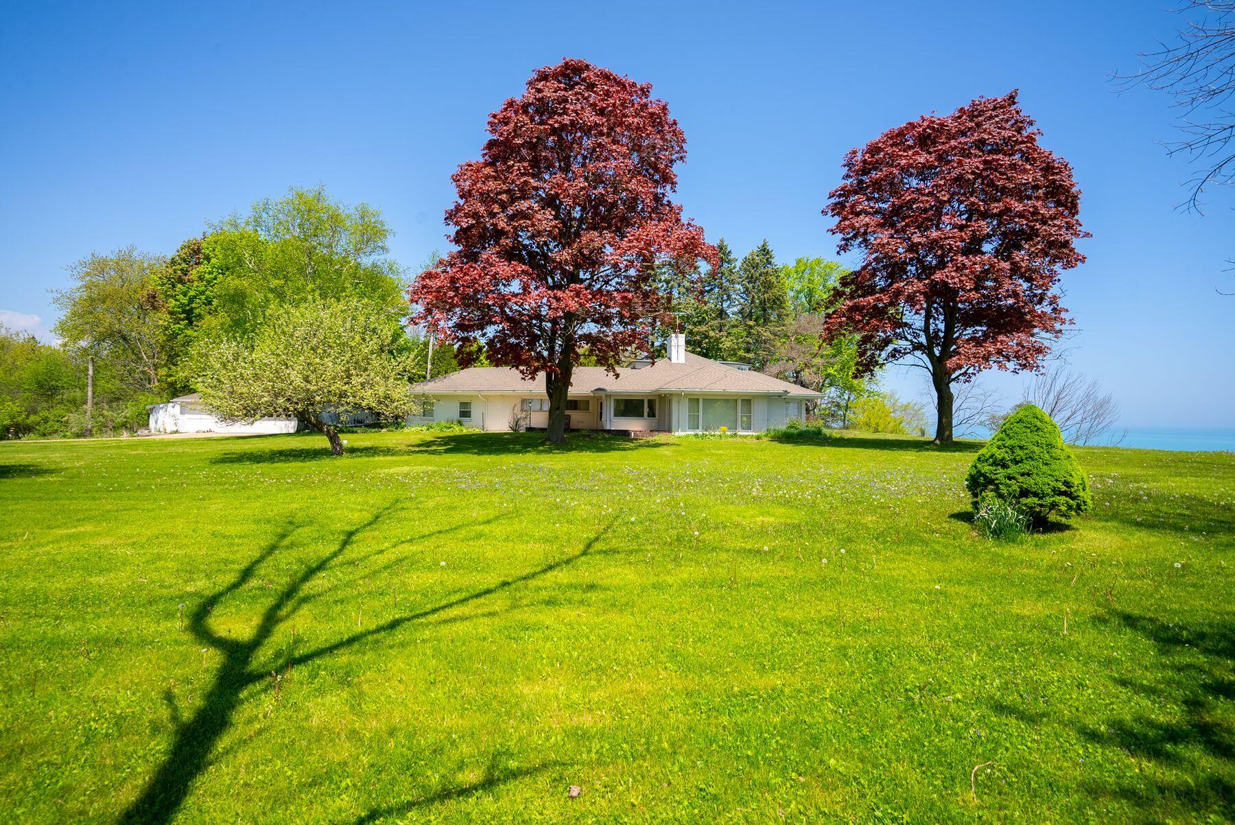 12460 N Lake Shore Dr