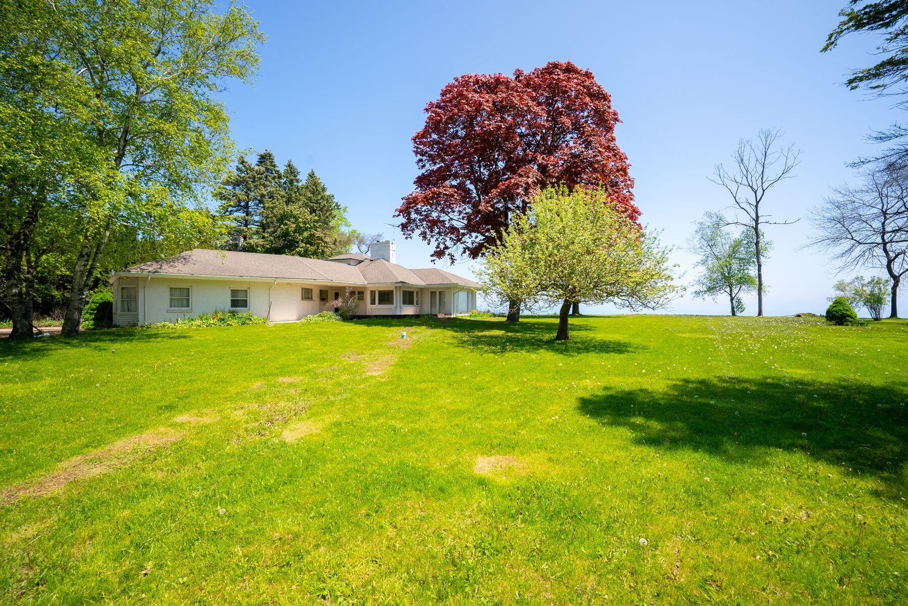 12460 N Lake Shore Dr